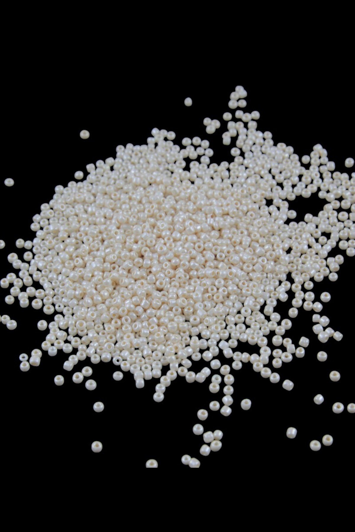 08 Kum Şeffaf Bej 3 mm Boncuk (100 Gr 6000 Adet )
