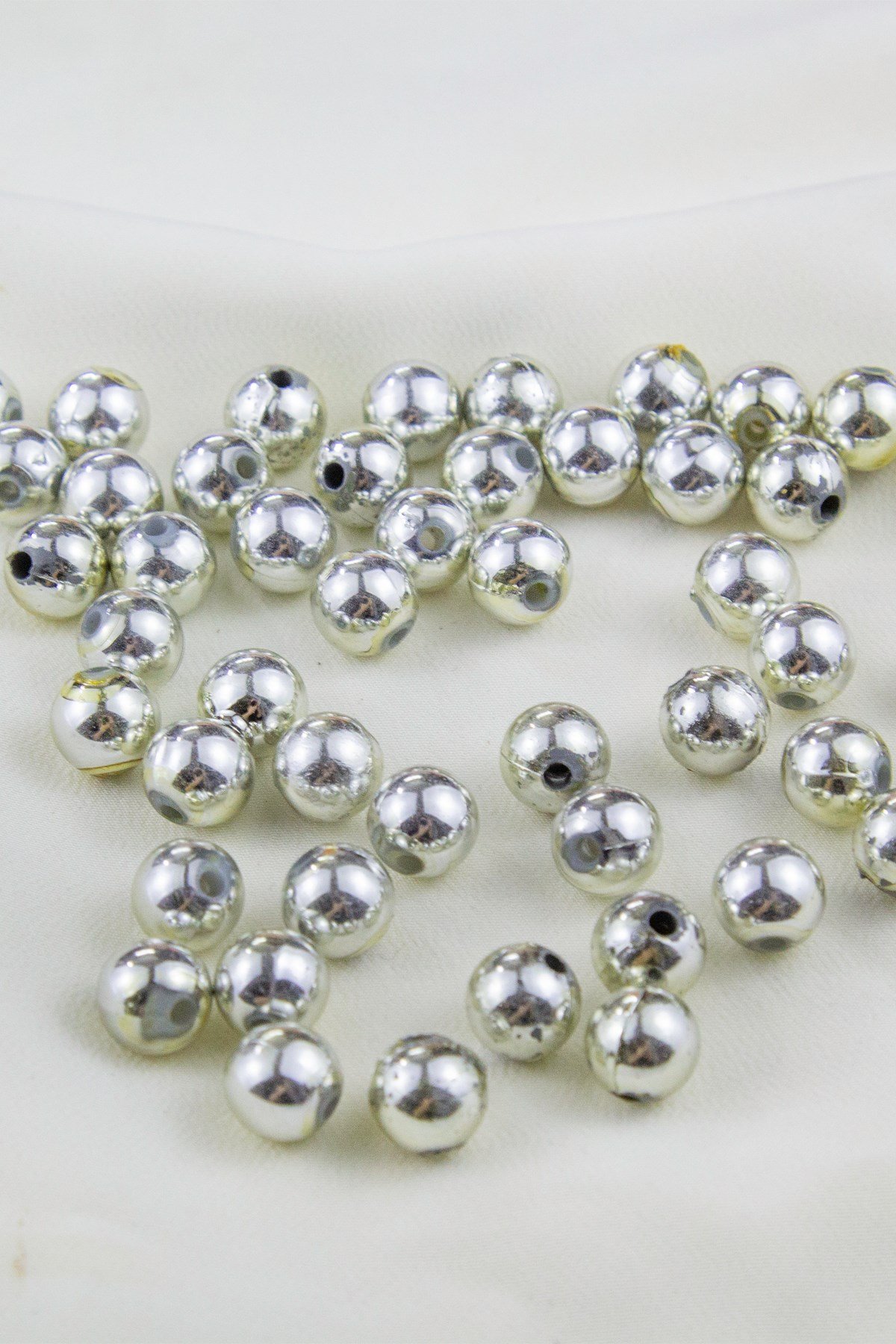 10 mm Sarımsı Gümüş Plastik İnci Boncuk Aksesuar Takı Malzemesi (25 Gr)