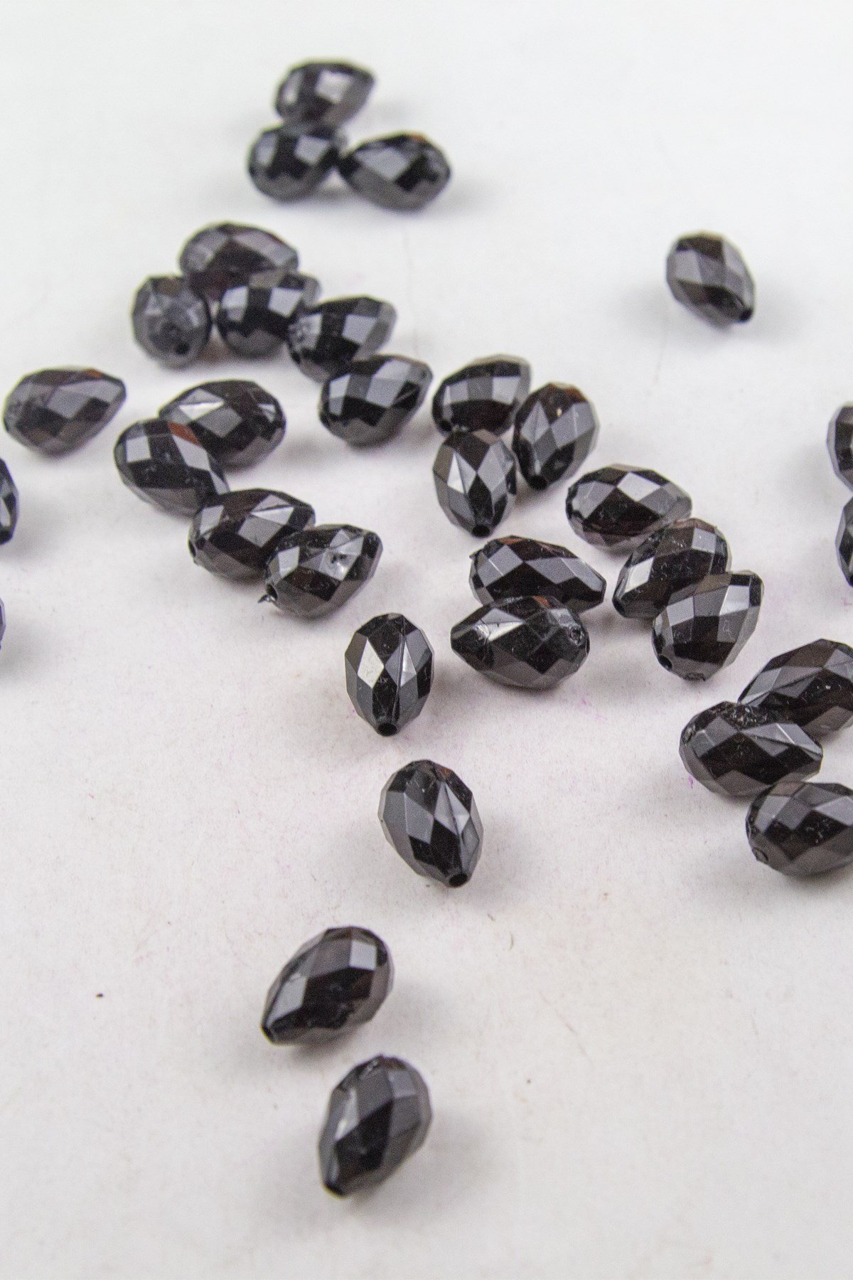 10x15 mm Siyah Damla Akrilik Boncuk Aksesuar (20 Gram)