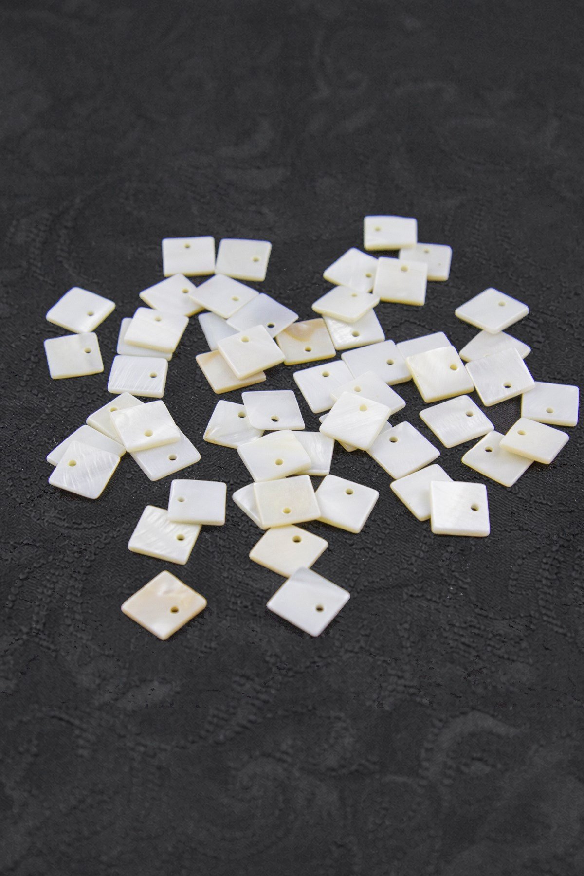 11x11 mm Yandan Delikli Kare Pul Doğal Taş Takı Aksesuar Malzemesi (35 Adet)