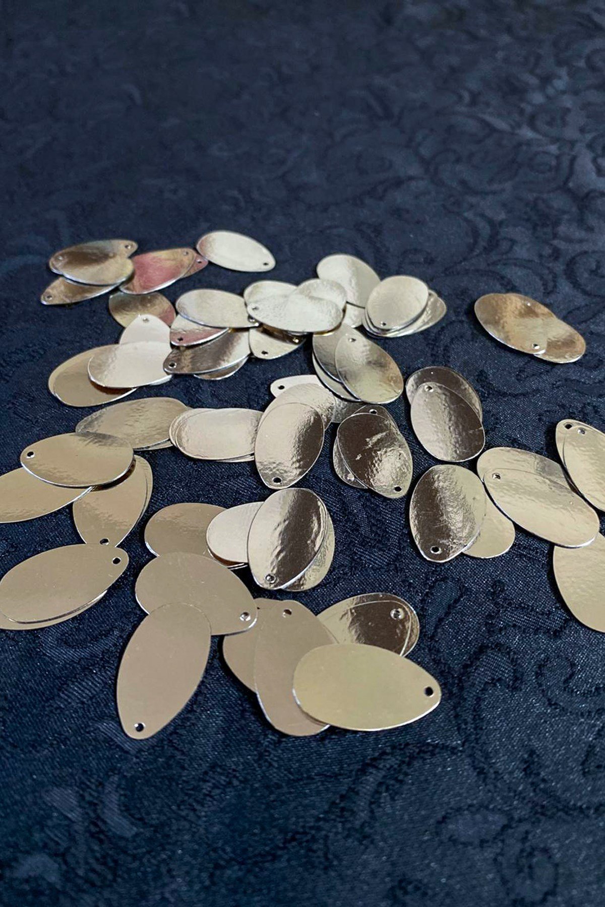 13x22 mm Damla Yandan Delikli Soft Gold Pul Payet 25 Gram (Tülbent, Oya, Havlu Malzemesi)