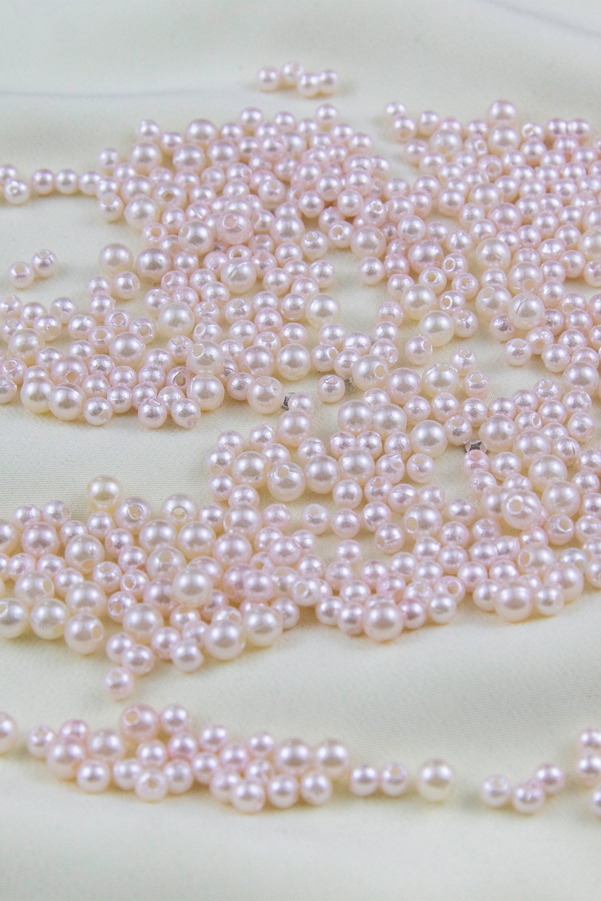 4 mm 2 Boy Karışık Kremsi İnci Boncuk Aksesuar Takı Malzemesi (25 Gr)
