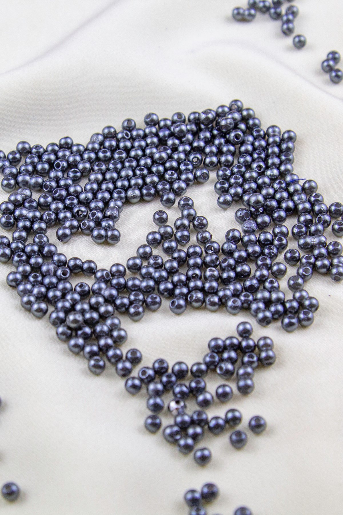 4 mm Açık Antra Grimsi Plastik İnci Boncuk Aksesuar Takı Malzemesi (25 Gr)