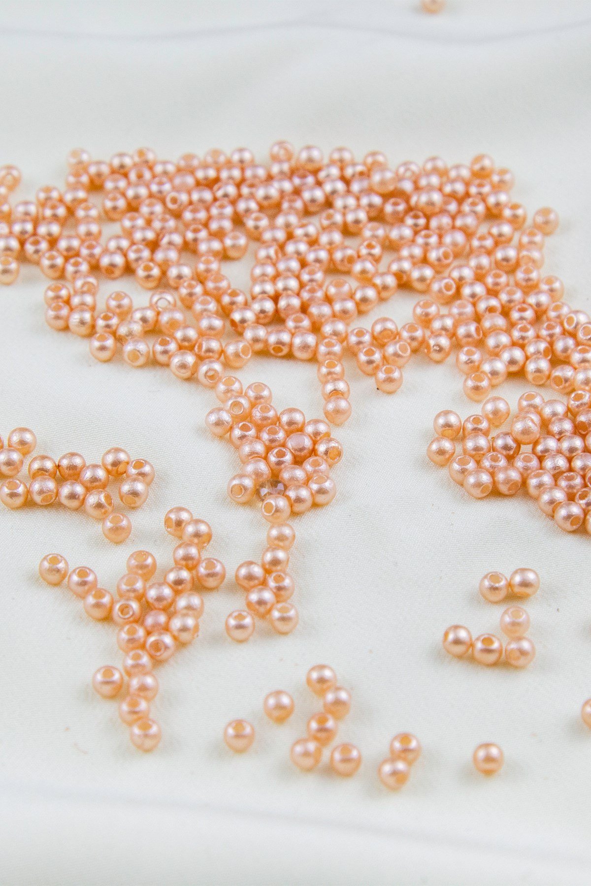 4 mm Açık Gül Rengi Tonu Plastik İnci Boncuk Aksesuar Takı Malzemesi (25 Gr)