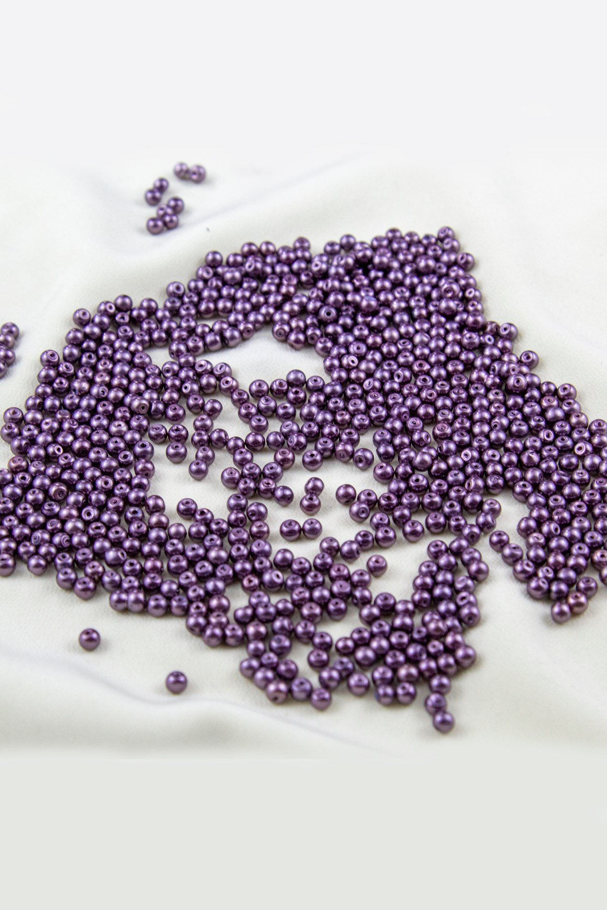 4 mm Açık Mürdüm Cam İnci Boncuk Aksesuar Takı Malzemesi (30 Gr 330 Adet)