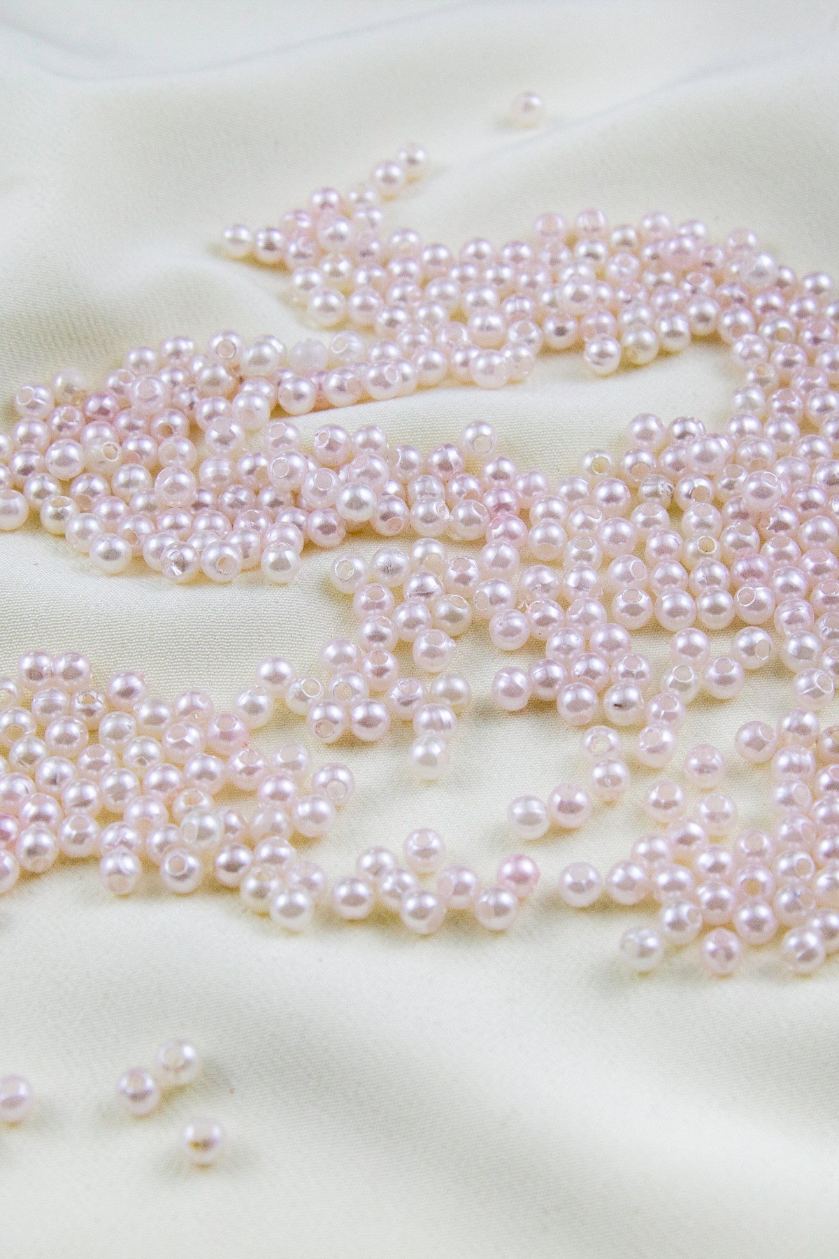 4 mm Çift Renk Karışık Lilamsı Açık Gri Plastik İnci Boncuk Malzemesi (25 Gr)