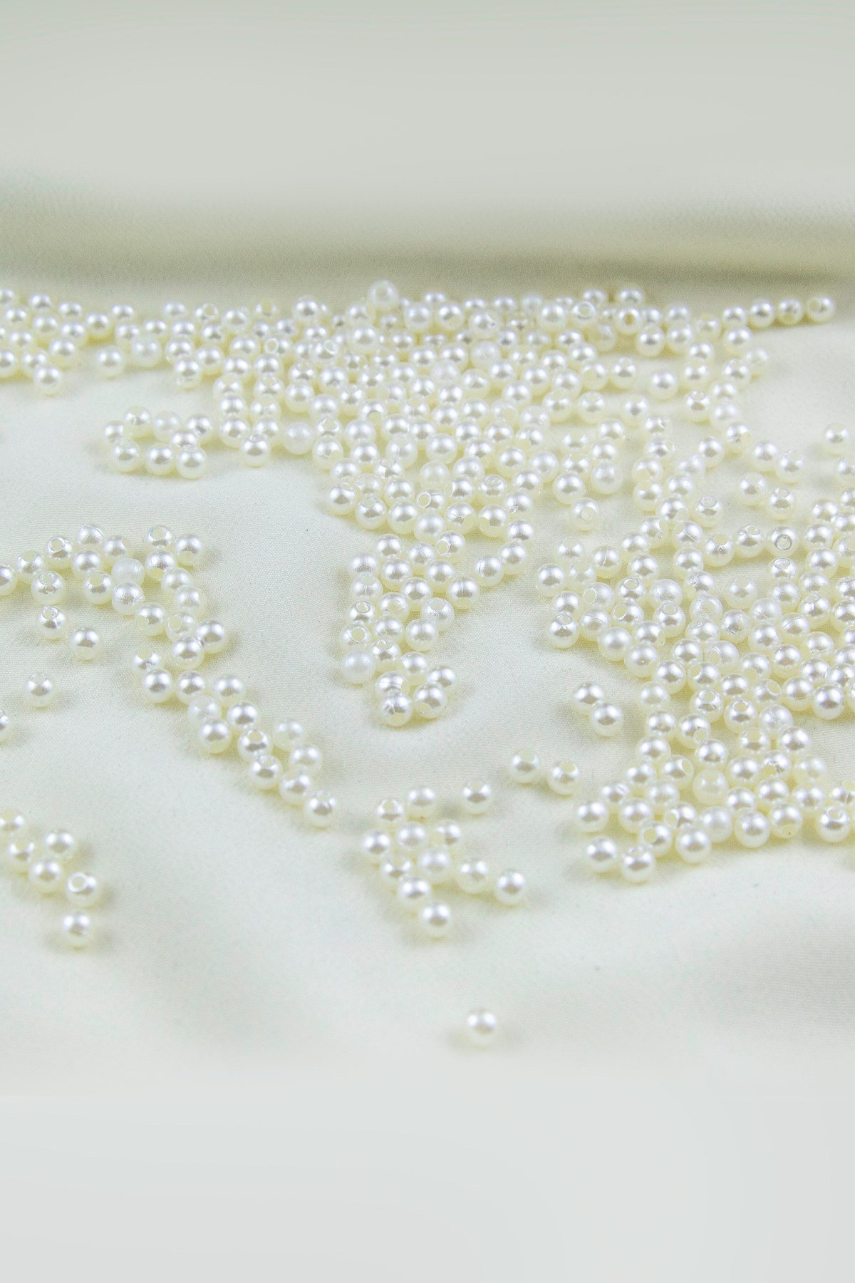 4 mm Ekru Plastik İnci Boncuk Aksesuar Takı Malzemesi (25 Gr)