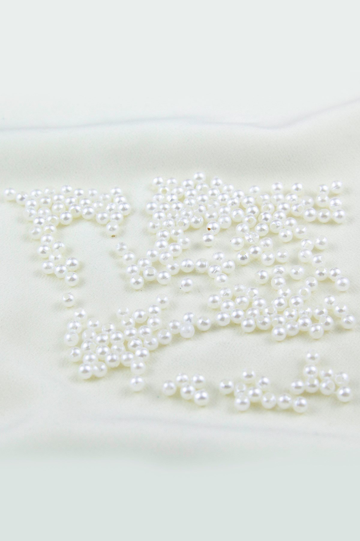 4 mm Kırık Beyaz Plastik İnci Boncuk Aksesuar Takı Malzemesi (25 Gr)