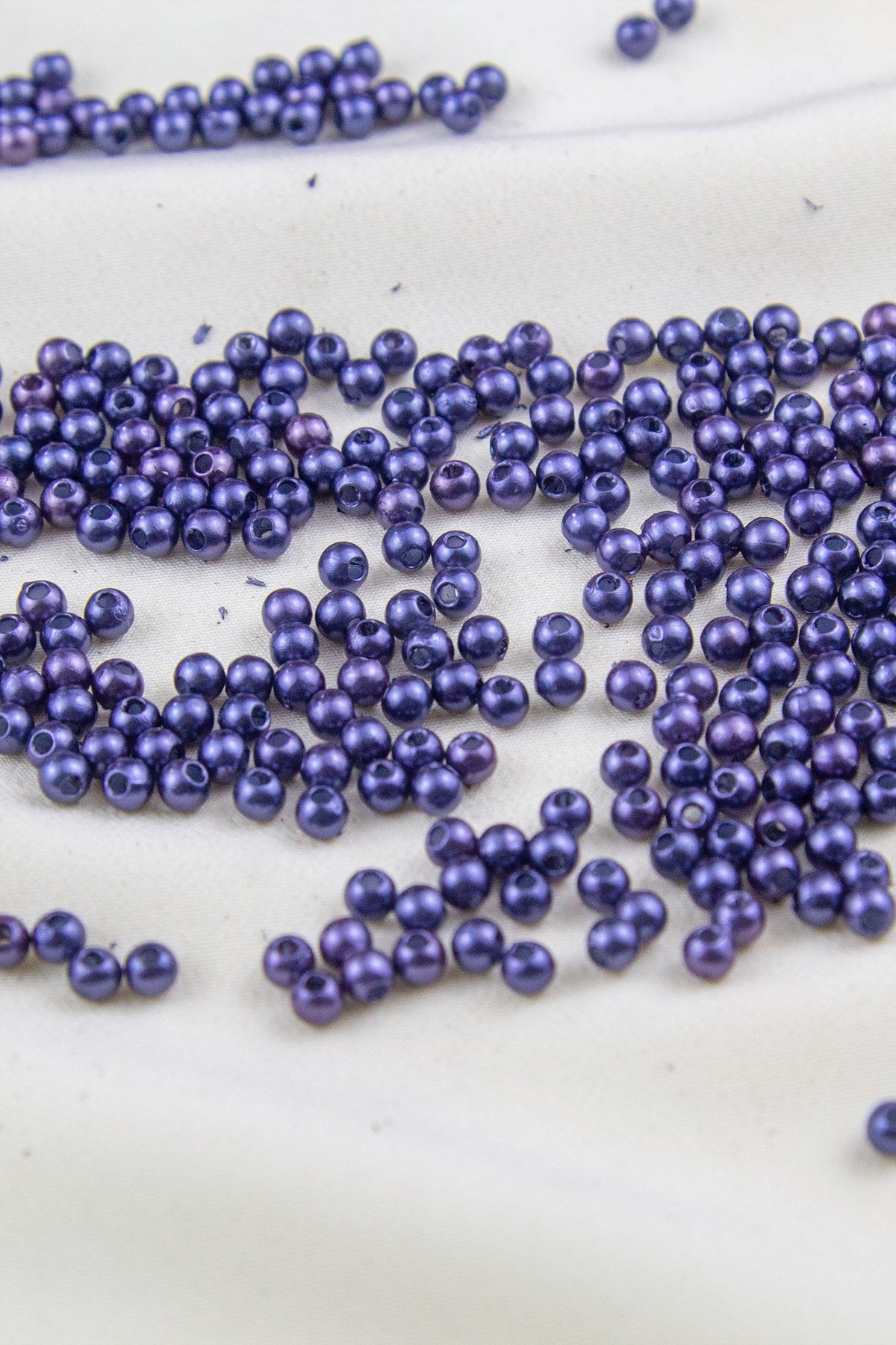 4 mm Koyu Füme Plastik İnci Boncuk Aksesuar Takı Malzemesi (25 Gr)