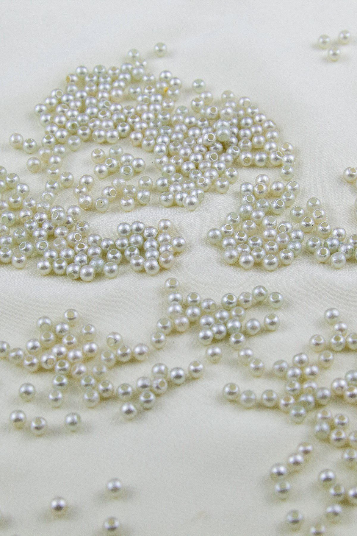 4 mm Koyu Gri Tonu Plastik İnci Boncuk Aksesuar Takı Malzemesi (25 Gr)
