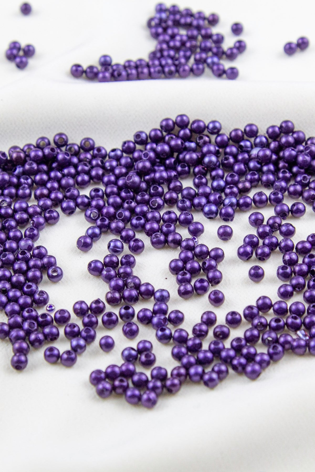 4 mm Koyu Mor Siyah Tonu Plastik İnci Boncuk Aksesuar Takı Malzemesi (25 Gr)