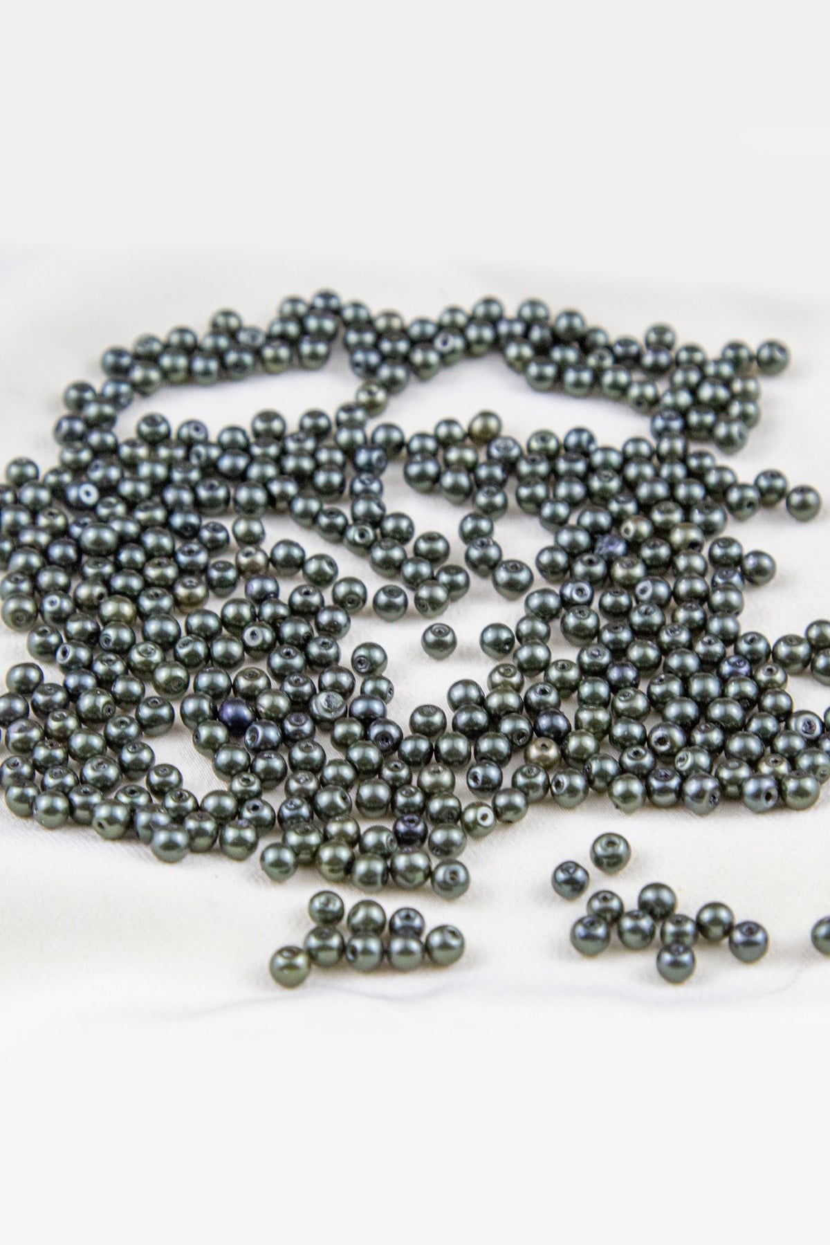 4 mm Koyu Yeşil Cam İnci Boncuk Aksesuar Takı Malzemesi (30 Gr 330 Adet)