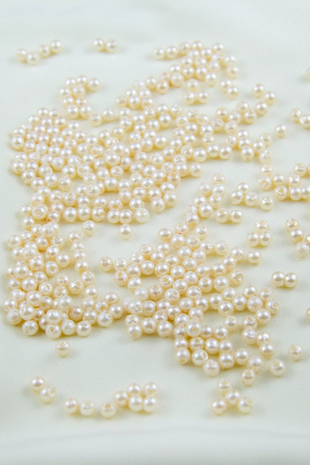 4 mm Krem Koyu Ton Plastik İnci Boncuk Aksesuar Takı Malzemesi (25 Gr)