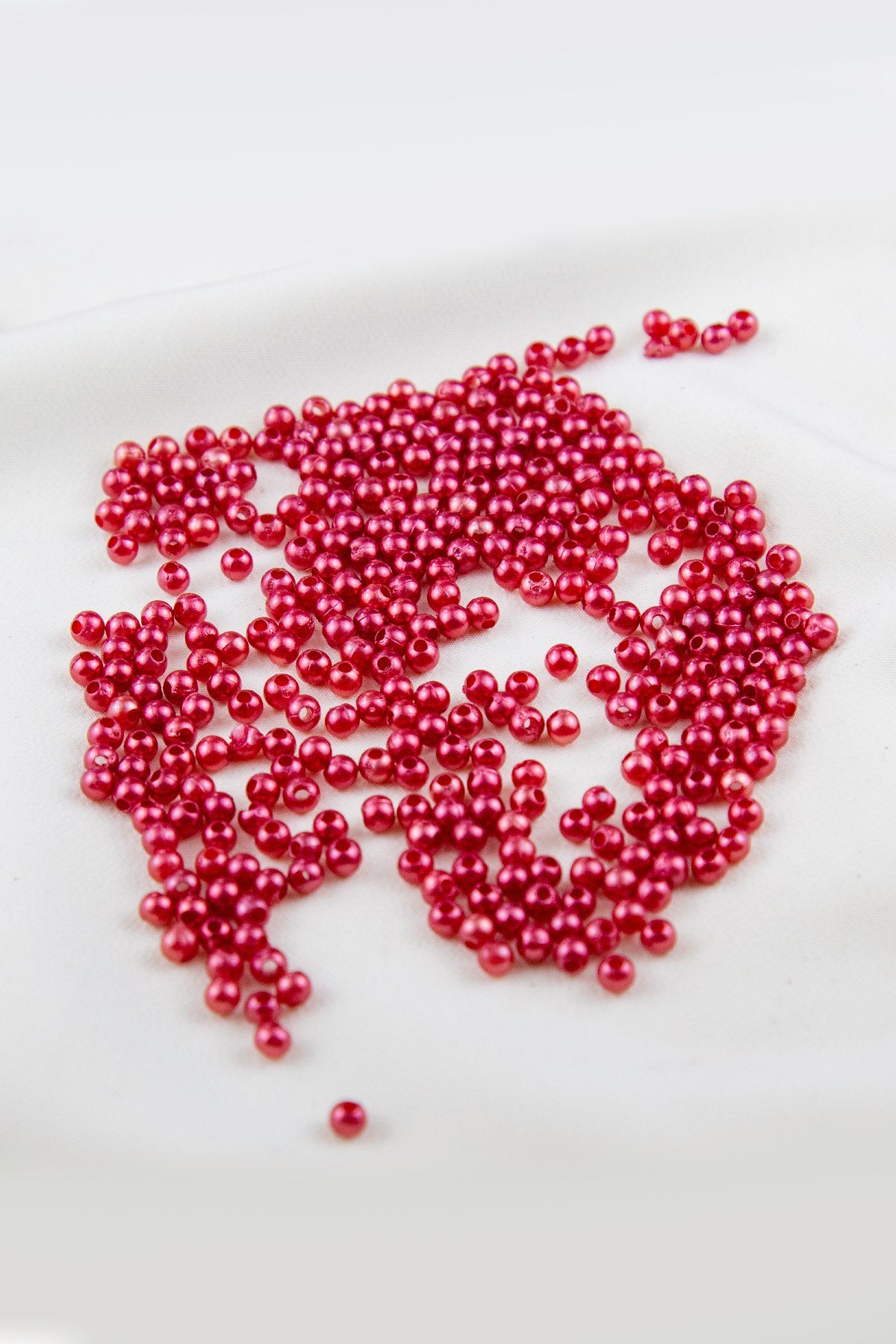 4 mm Mat Bordo Kırmızı Plastik İnci Boncuk Aksesuar Takı Malzemesi (25 Gr)