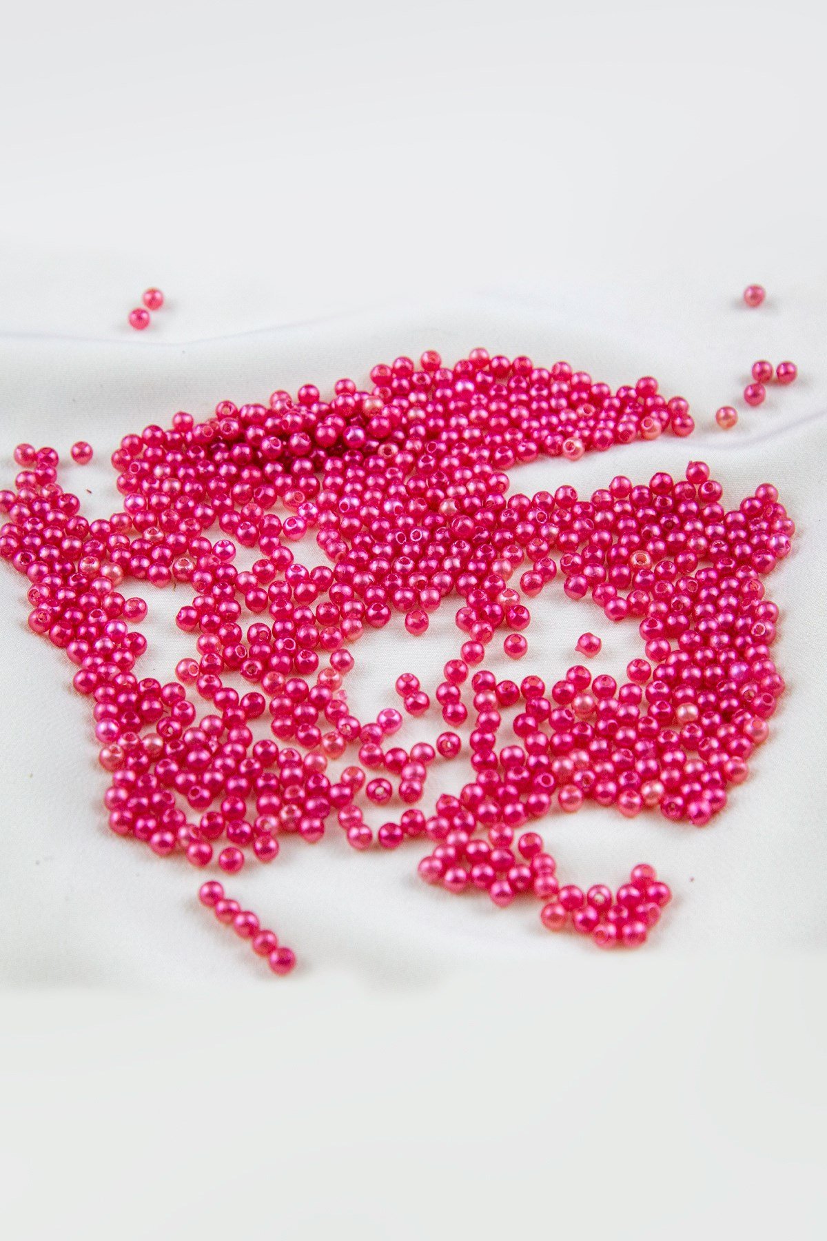 4 mm Pembemsi Plastik İnci Boncuk Aksesuar Takı Malzemesi (25 Gr)