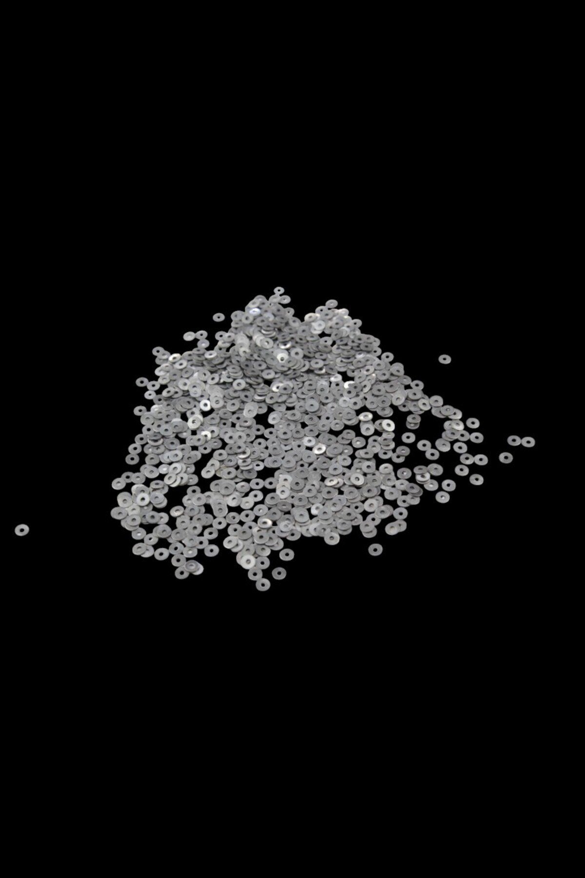 4,5 mm Eskitme Gümüş Ortadan Delikli Metal Pul Payet (30 Gr 1100 Adet)