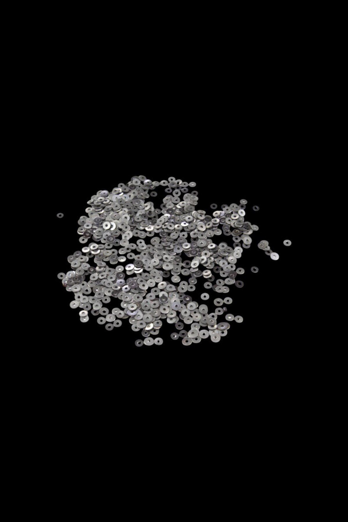4,5 mm Mat Gri Ortadan Delikli Pirinç Pul Payet (30 Gr 480 Adet)
