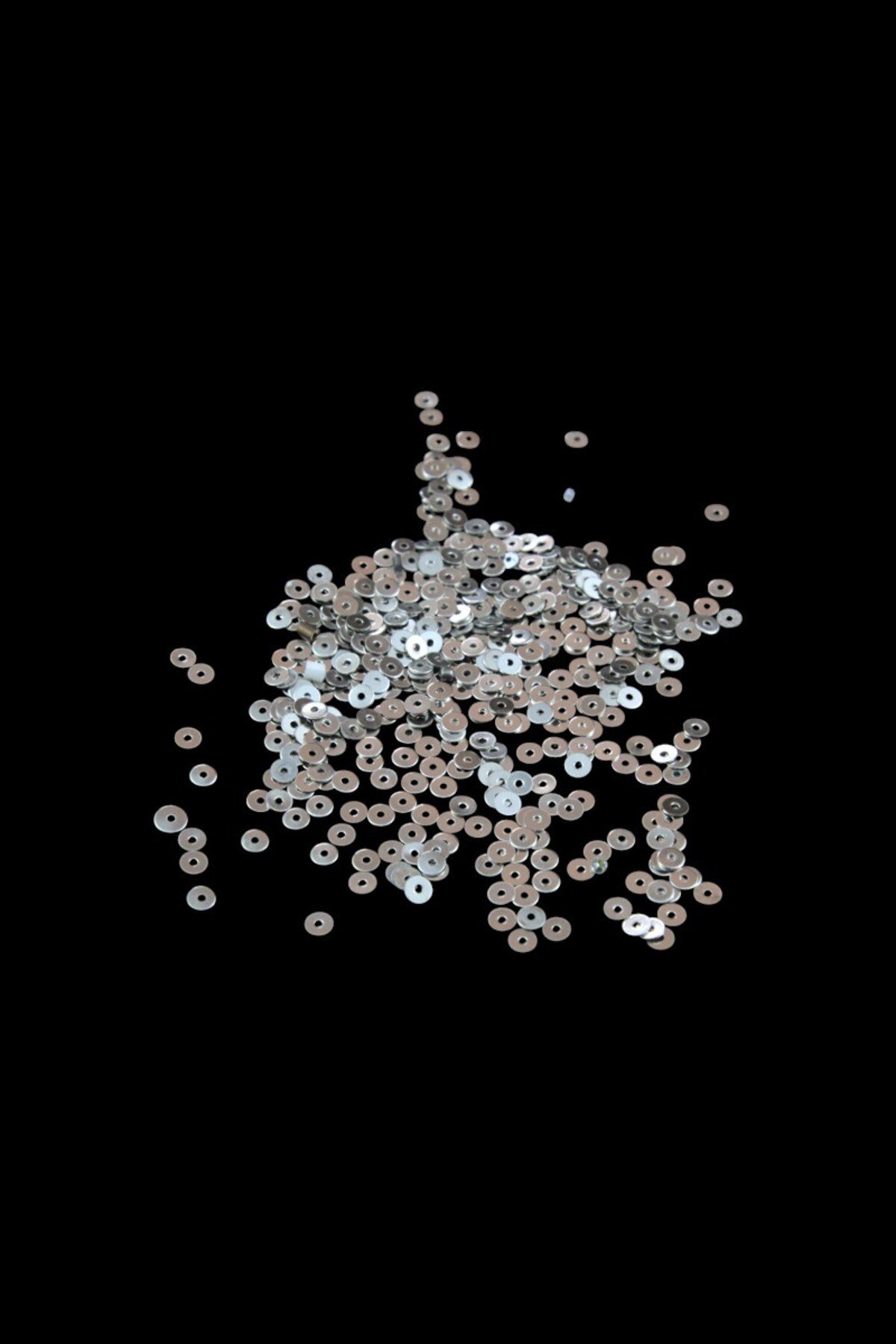 5 mm Gümüş Ortadan Delikli Metal Pul Payet (30 Gr 390 Adet)