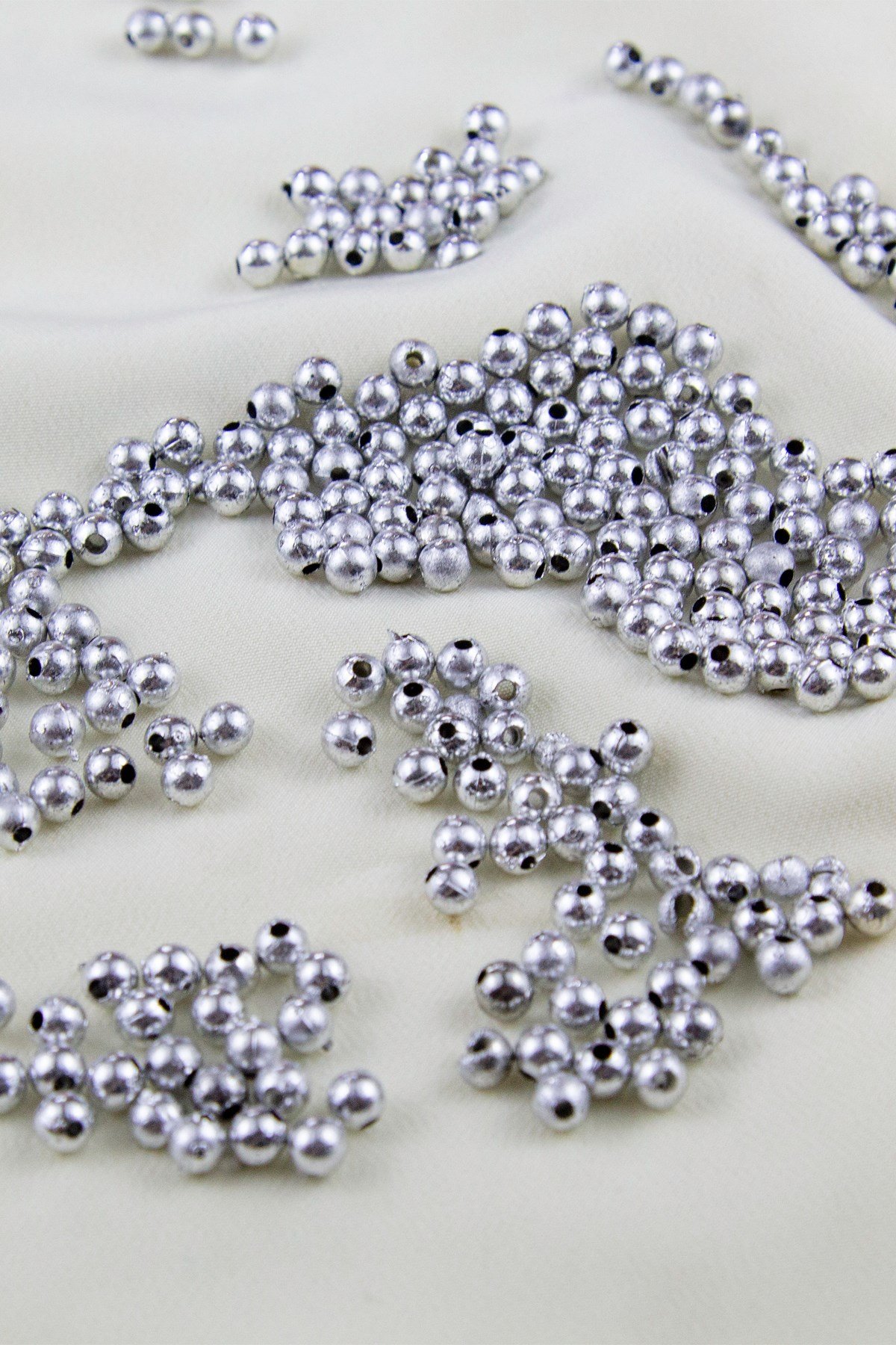5 mm Gümüş Tonu Plastik İnci Boncuk Aksesuar Malzemesi (25 Gr)