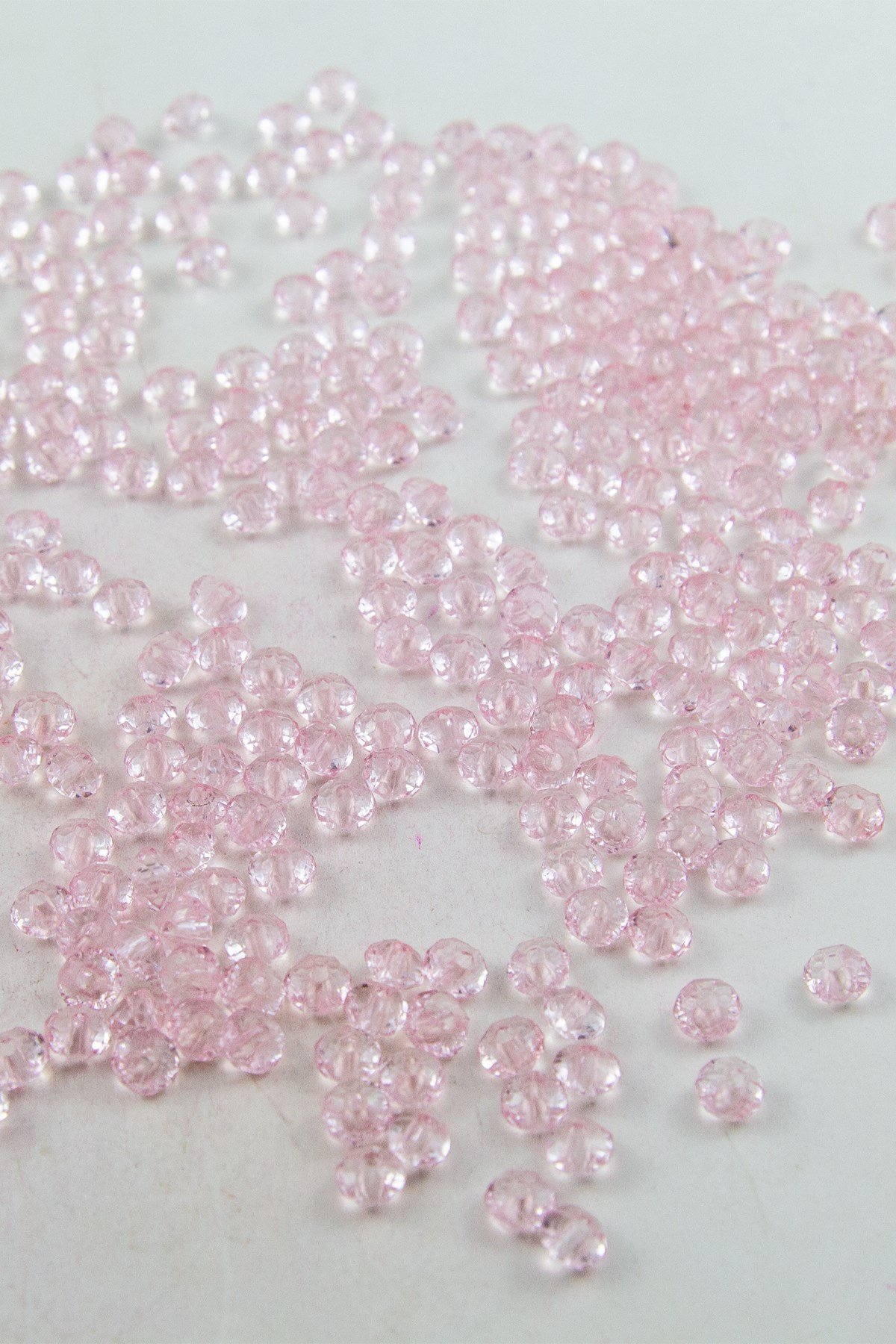 6 mm Basık Açık Pudra Akrilik Boncuk Aksesuar (25 Gram)