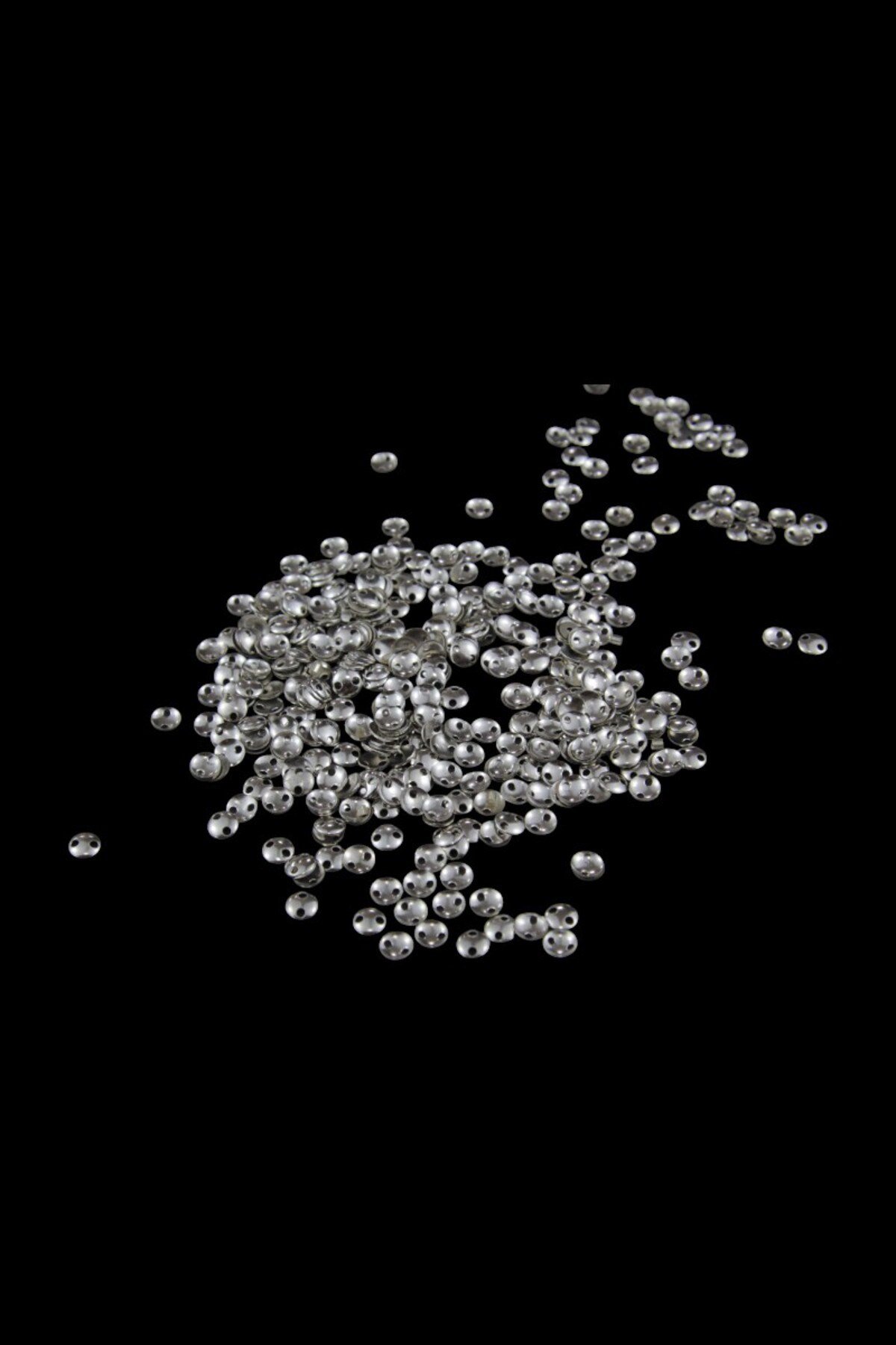 6 mm Bombeli Gümüş Çift Delikli Pirinç Pul Payet (30 Gr 260 Adet)