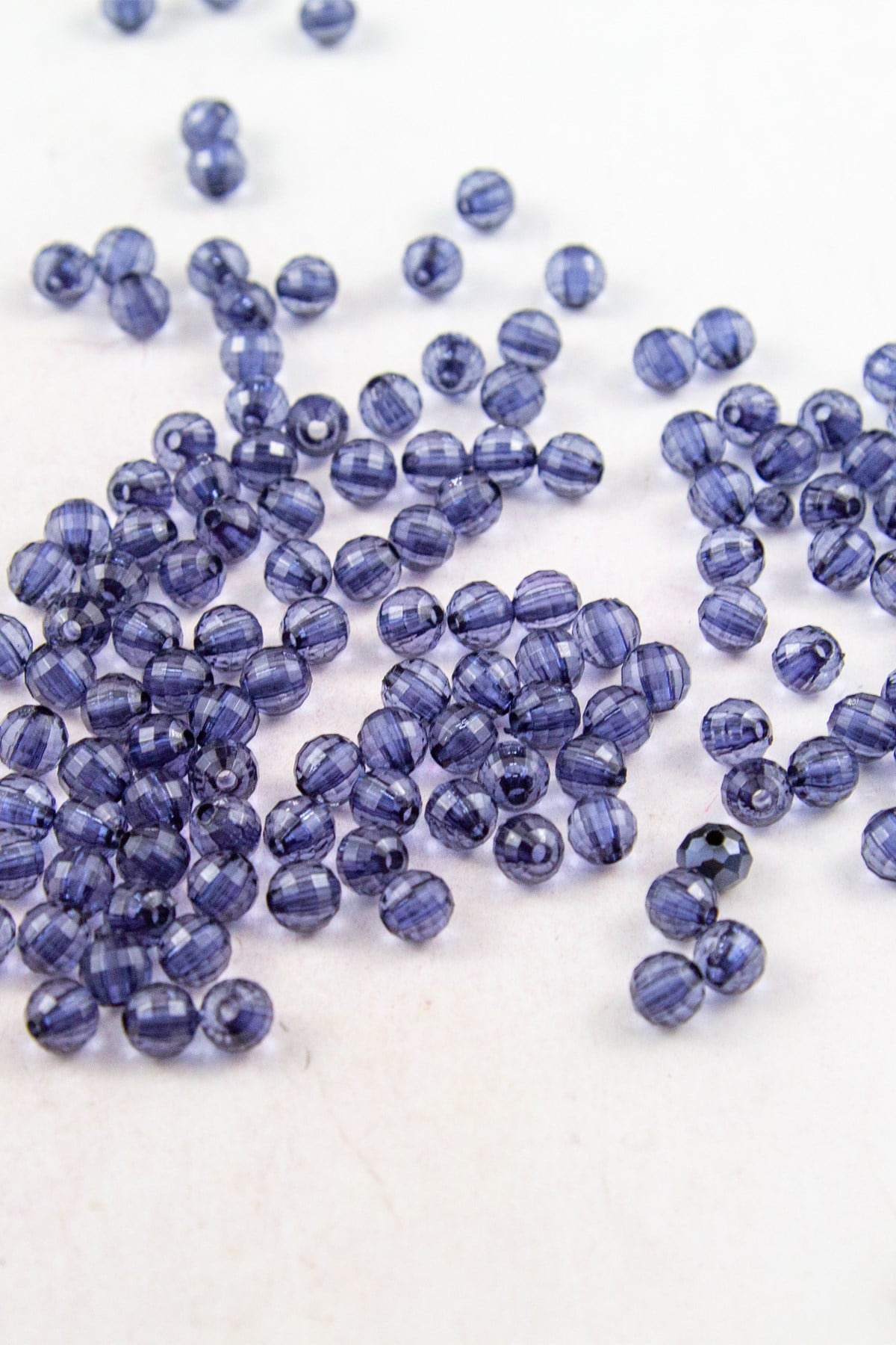 6 mm Dünya Piramit Lacivert Akrilik Boncuk Aksesuar Takı Malzemesi (25 Gram)