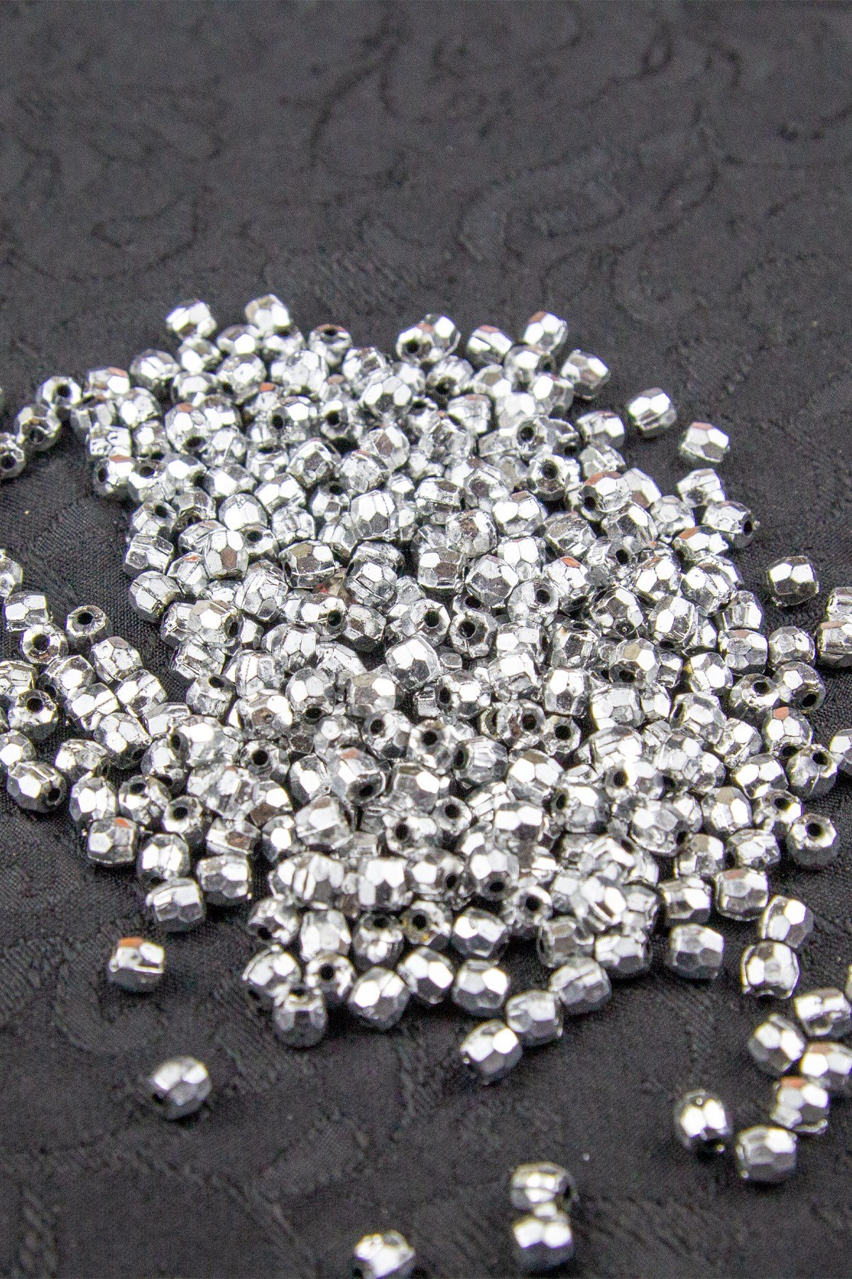 6 mm Gümüş Plastik Boncuk Aksesuar Takı Malzemesi (25 Gram)