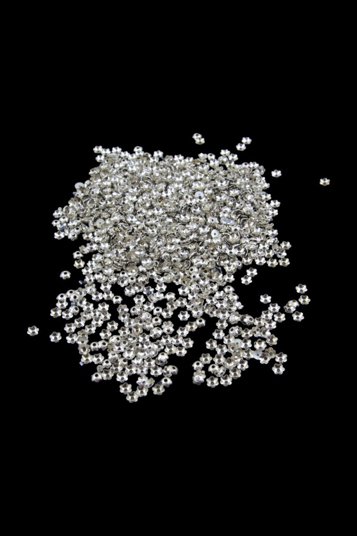 6 mm Papatya Desenli Gümüş Pirinç Metal (20 gr 205 adet)