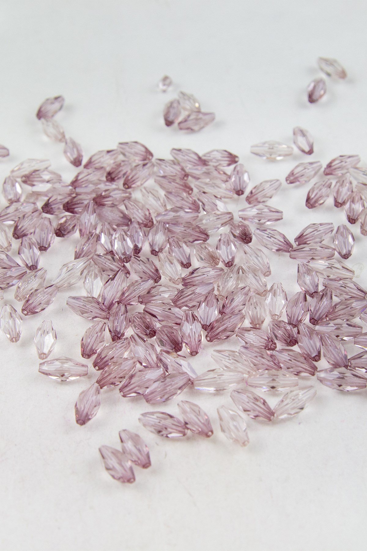 6x12 mm Şeffaf Pembe Arpa Akrilik Boncuk Aksesuar (25 Gram)
