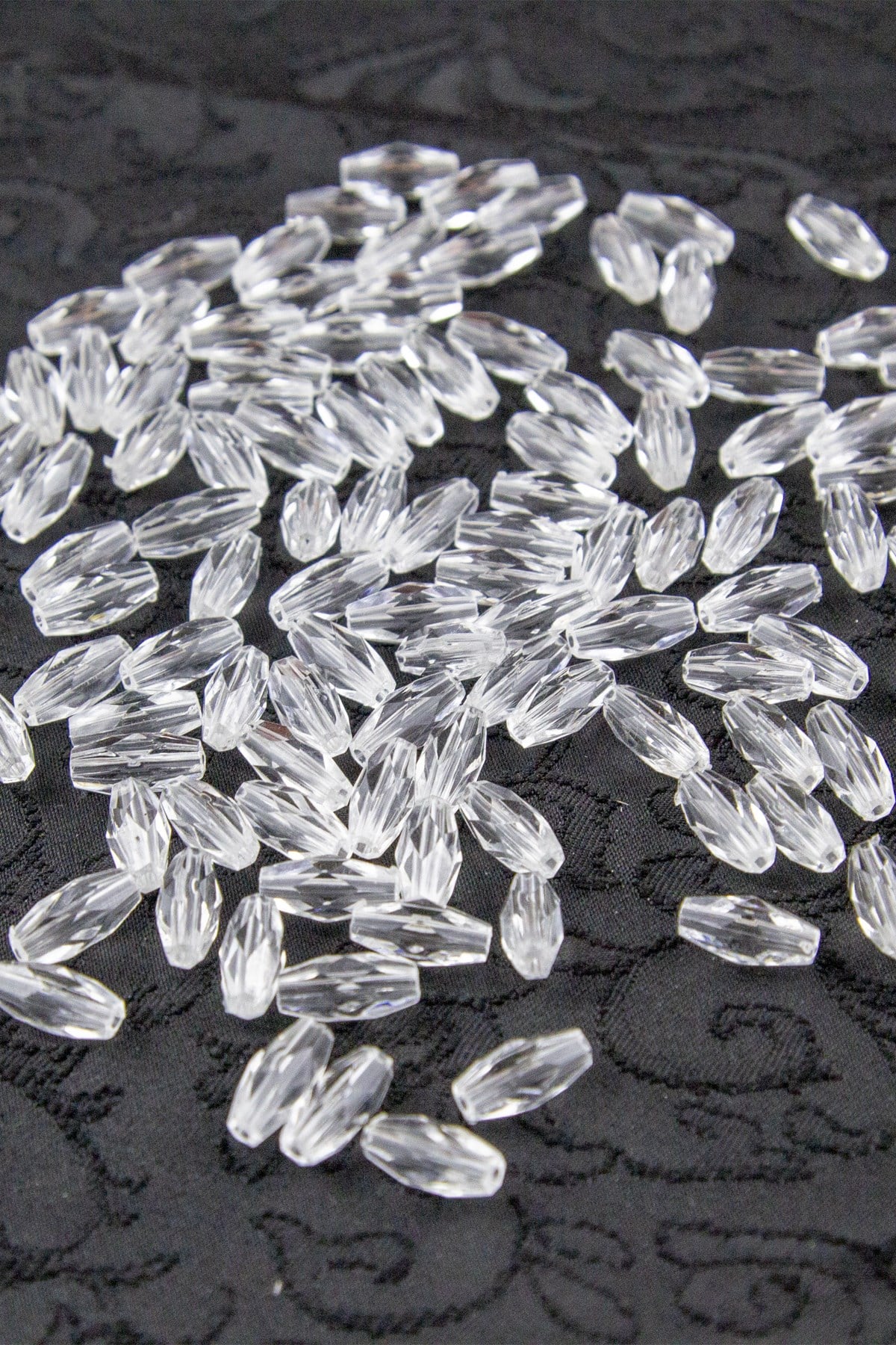 6x13 mm Şeffaf Arpa Akrilik Boncuk Aksesuar (25 Gram)