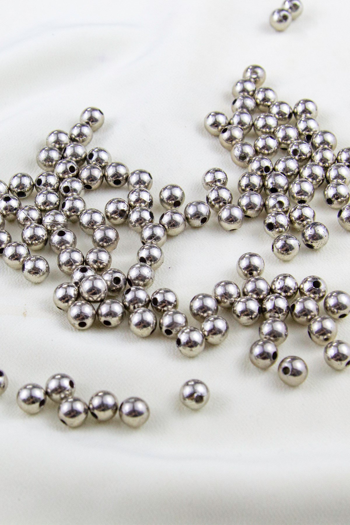8 mm Koyu Gümüş Kaplama CCB Plastik İnci Boncuk Aksesuar Malzemesi (25 Gr)
