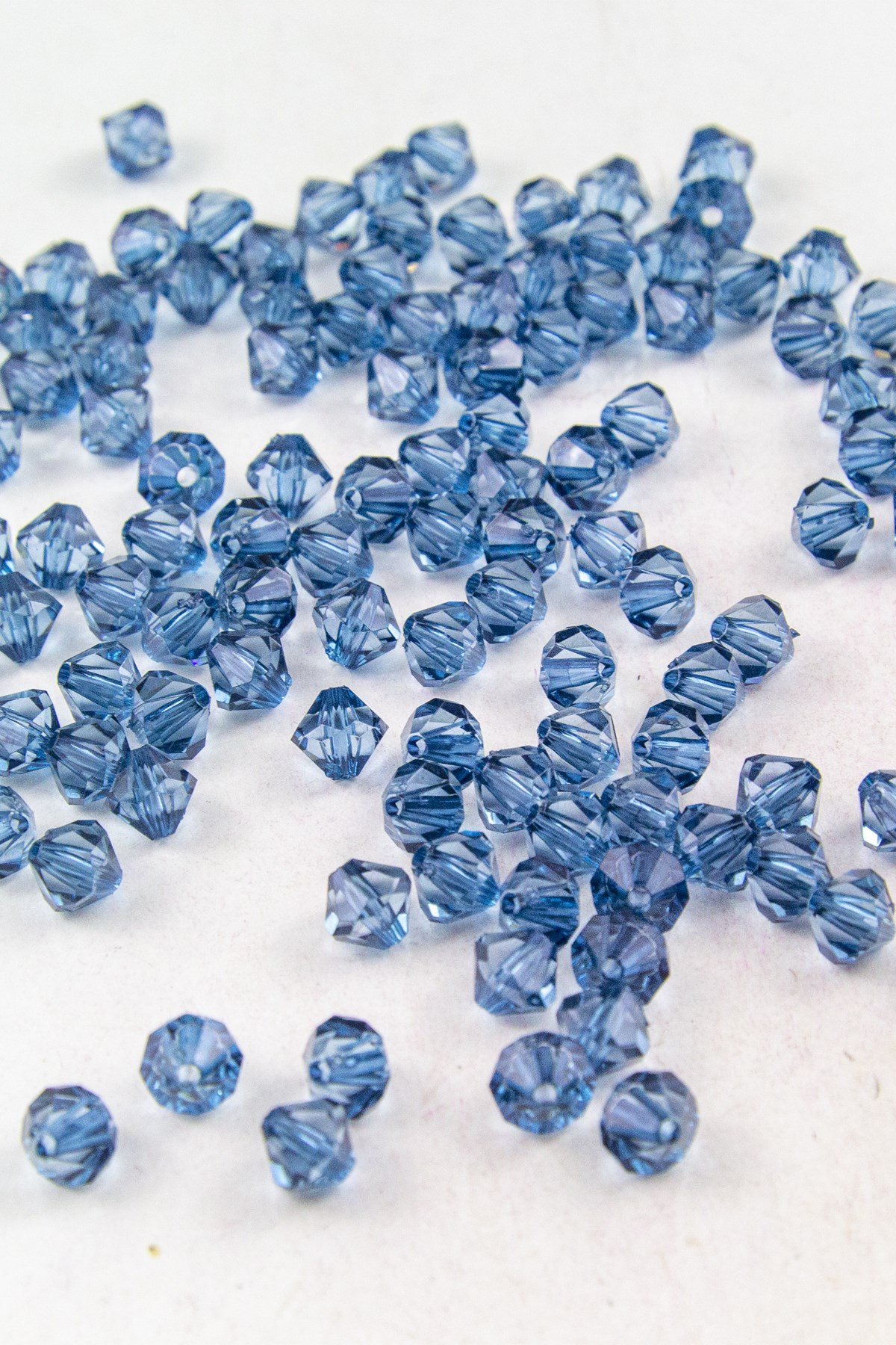 Açık Lacivert 8 mm Piramit Akrilik Boncuk Aksesuar (20 Gram)