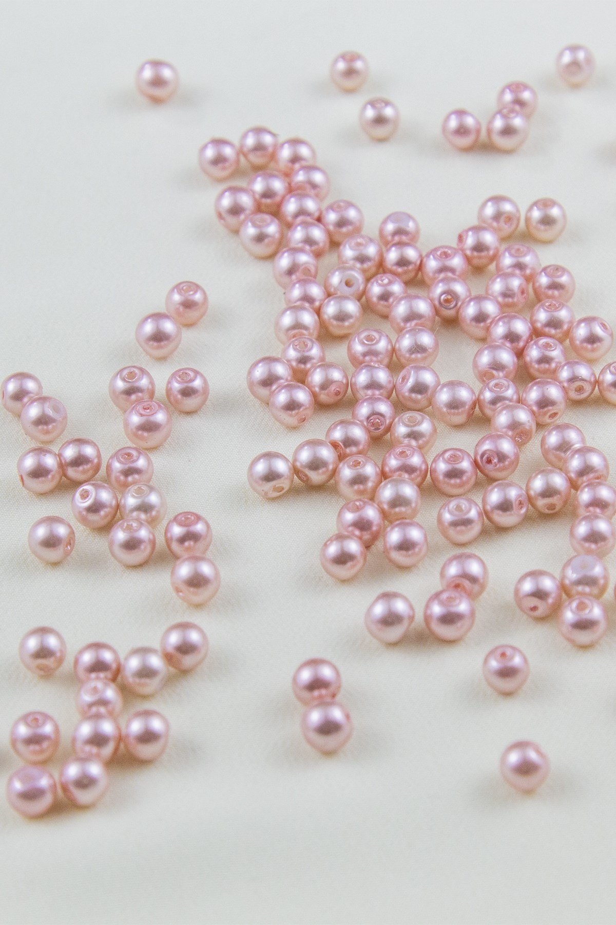 Açık Pembe 6 mm Cam İnci Boncuk Aksesuar Takı Malzemesi (30 Gr 105 Adet)