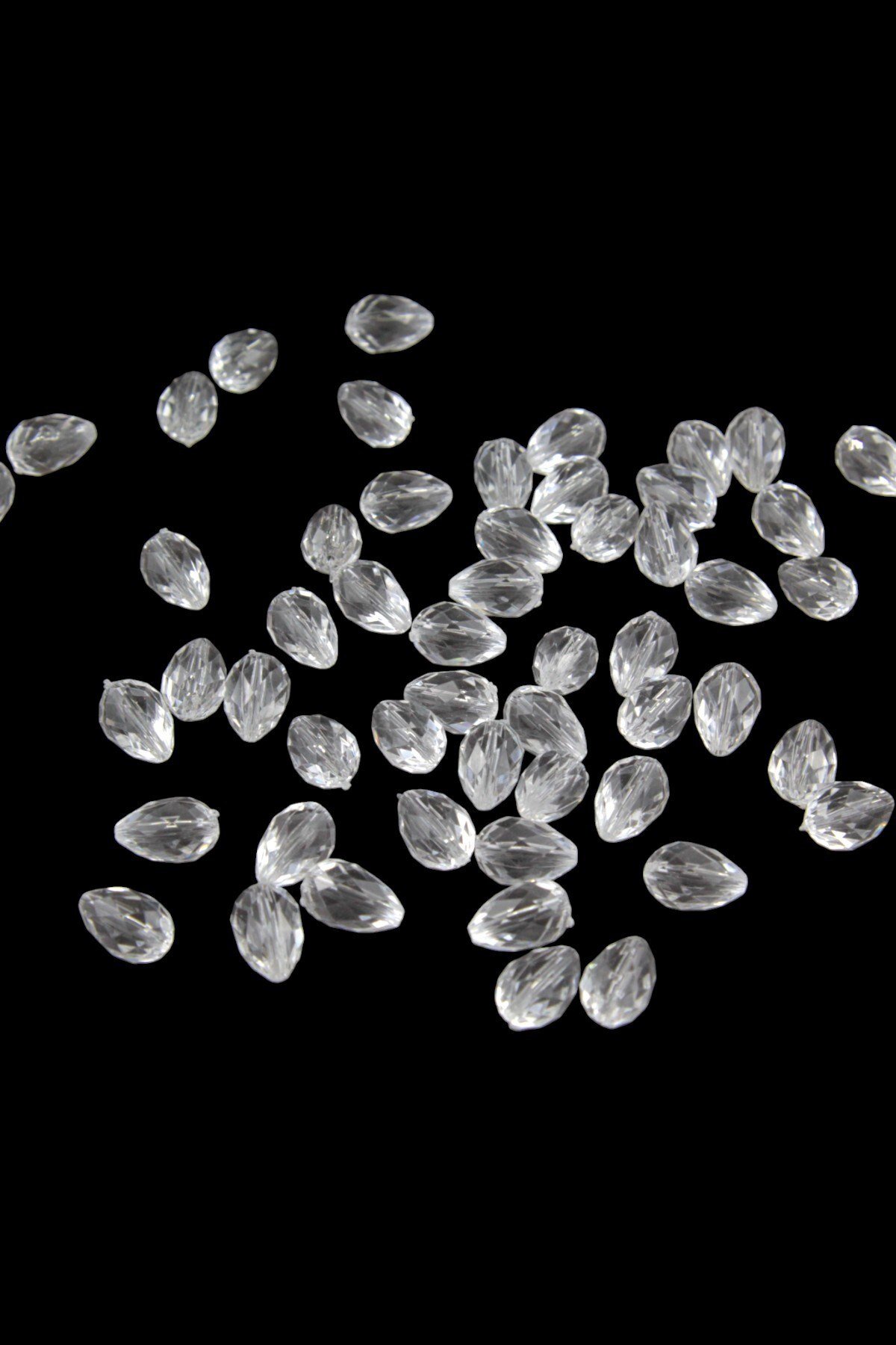Akrilik Damla Boncuk 10x14 mm Şeffaf Boncuk (25 gr 34 Adet)