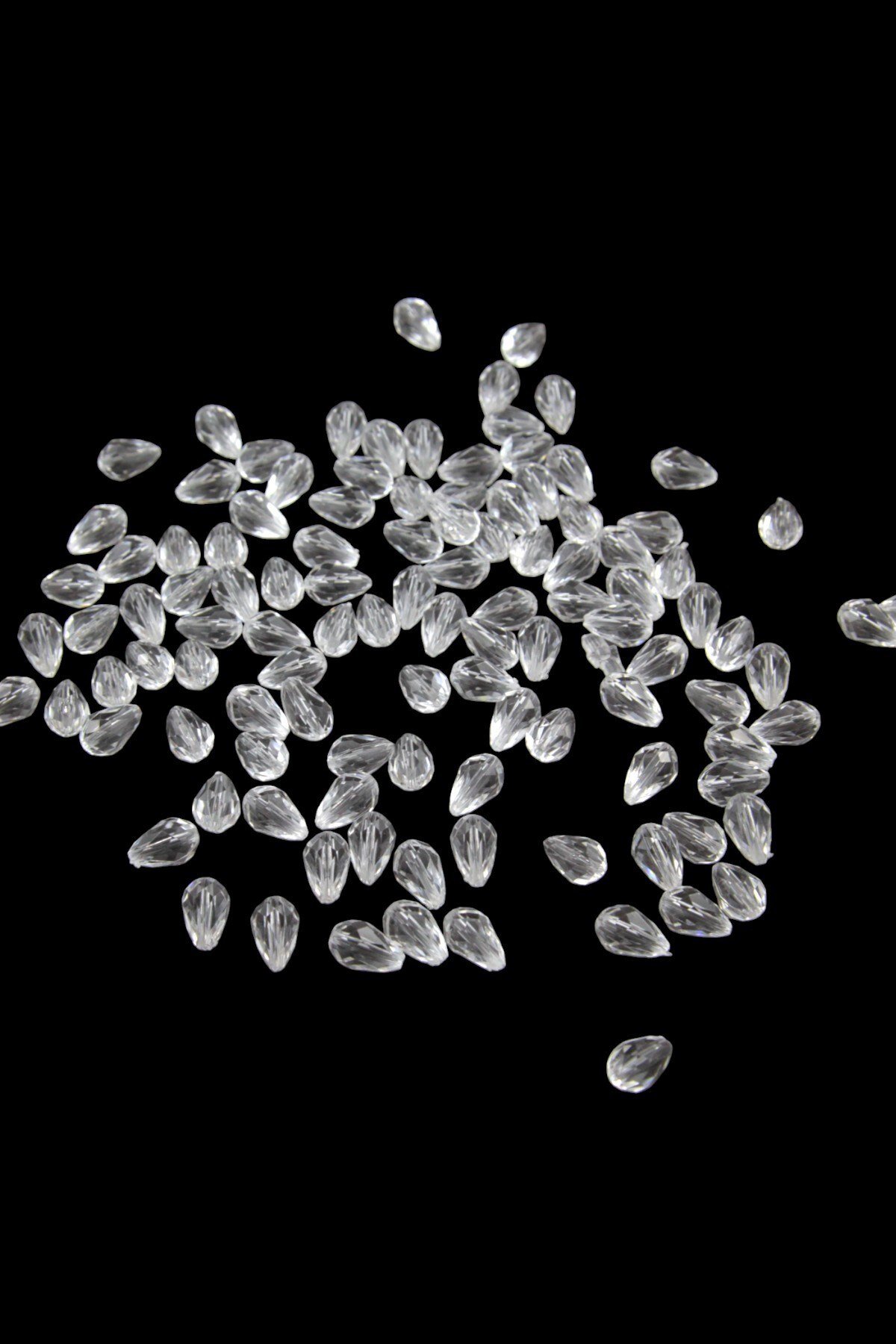 Akrilik Damla Boncuk 8x13 mm Şeffaf Boncuk (25 gr 60 Adet)