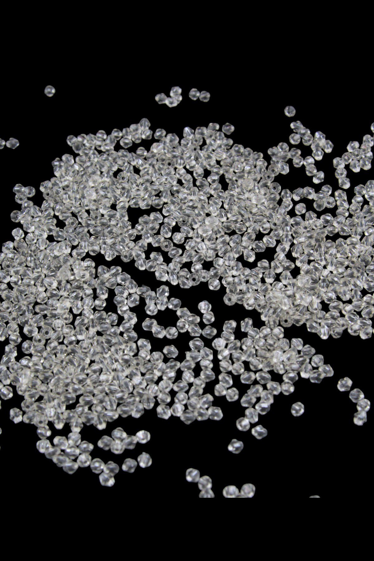 Bej Rengi 4 mm Piramit Akrilik Boncuk Aksesuar Takı Malzeme (25 Gr)