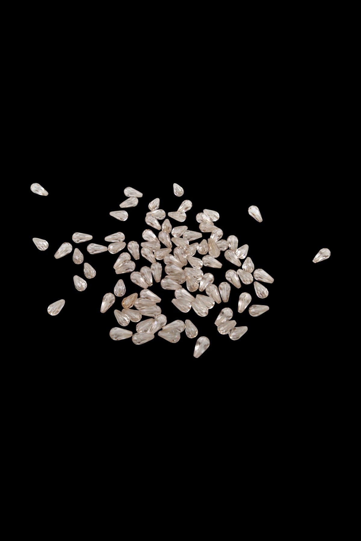 Damla Açık Vizon 7x14 mm Akrilik Boncuk (25 gr 70 Adet)
