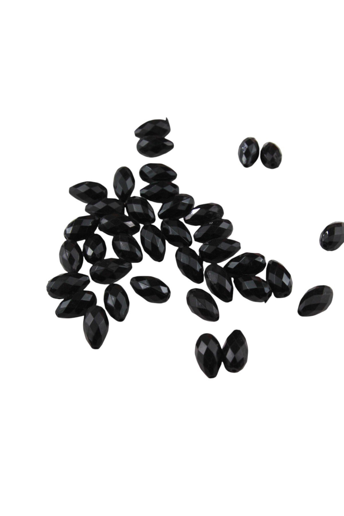 Damla Siyah İçten Delikli 9x17 mm Akrilik Boncuk (25 Gr 26 Adet)