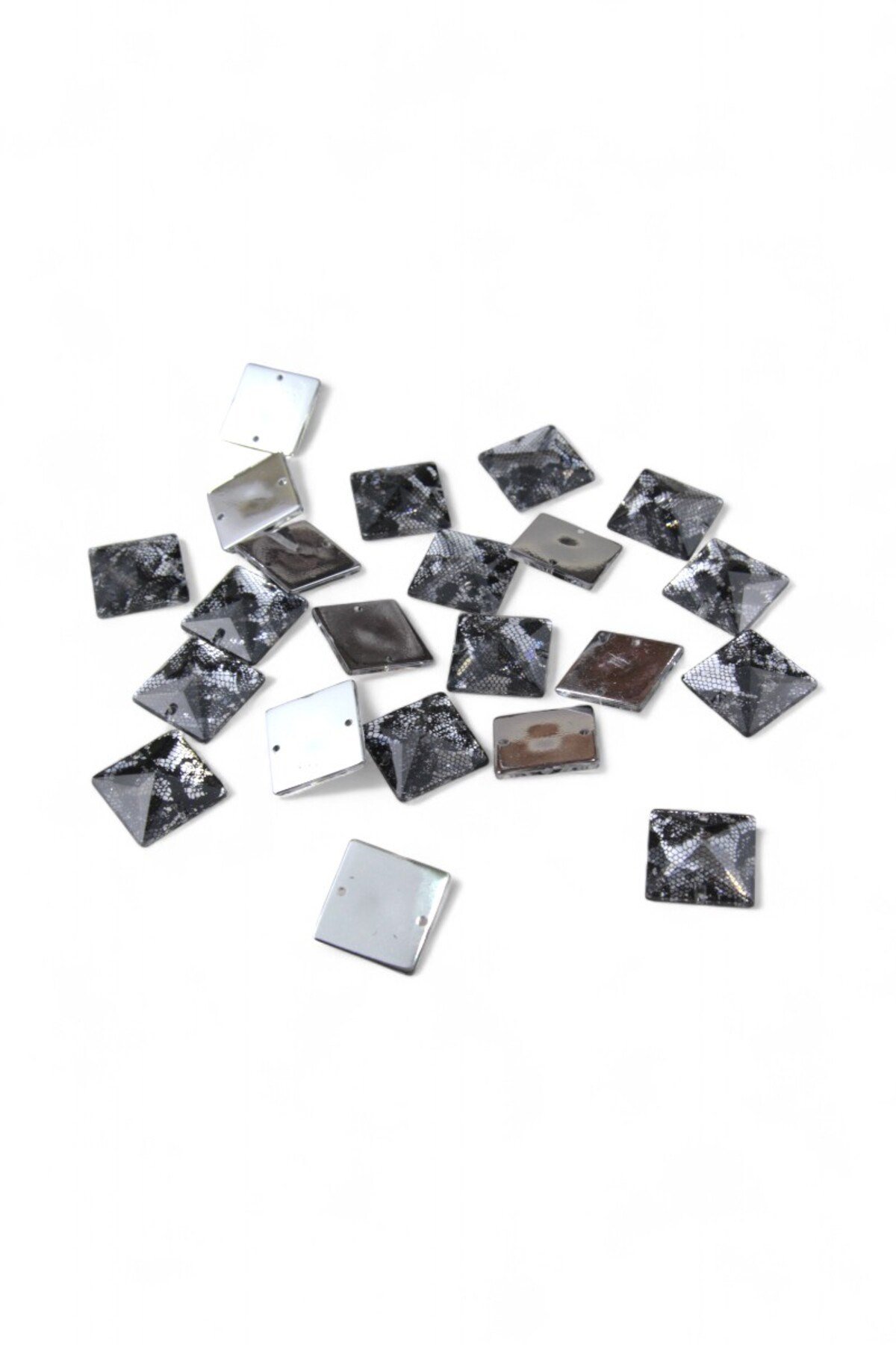 Dantel Desenli 22x22 mm Dikme Taş (10 Adet)