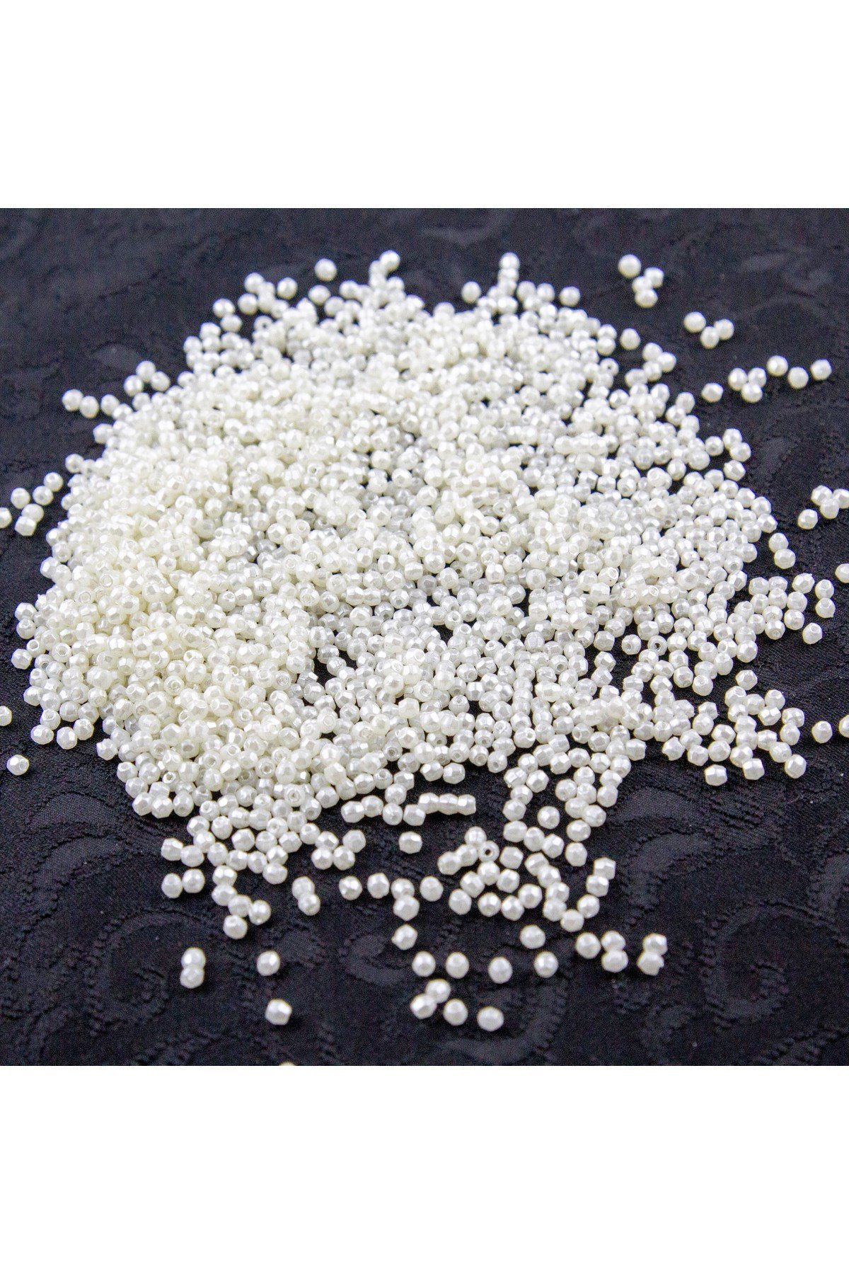 Ekose Desen Krem 3 mm Plastik İnci Boncuk Takı Aksesuar Malzemesi (25 Gr)