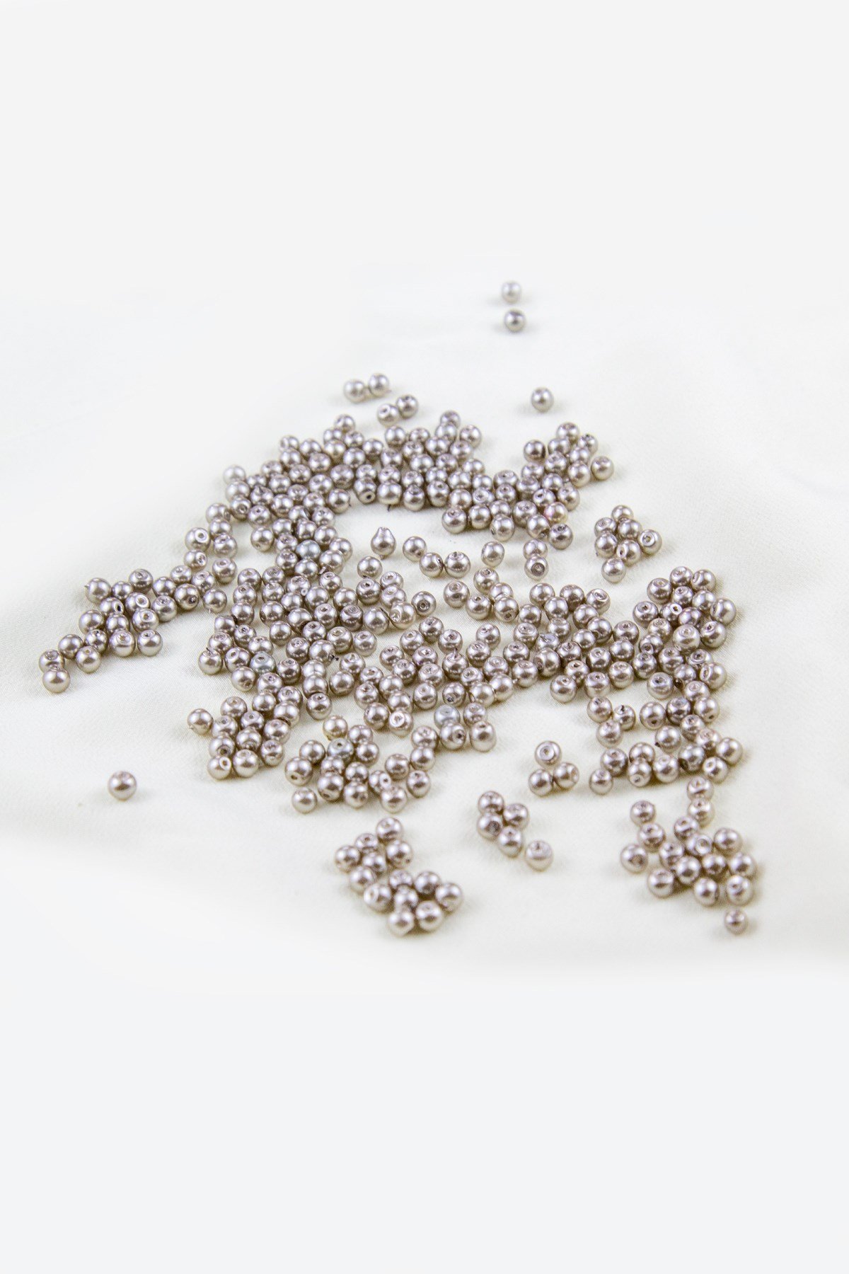 Gri Yeşil Tonu 4 mm Cam İnci Boncuk Aksesuar Takı Malzemesi (30 Gr 330 Adet)