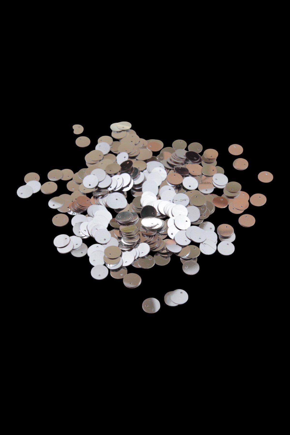 Gümüş 10 mm Yandan Delikli Plastik Pul Payet 30 Gr (Tülbent, Oya, Havlu Malzemesi)