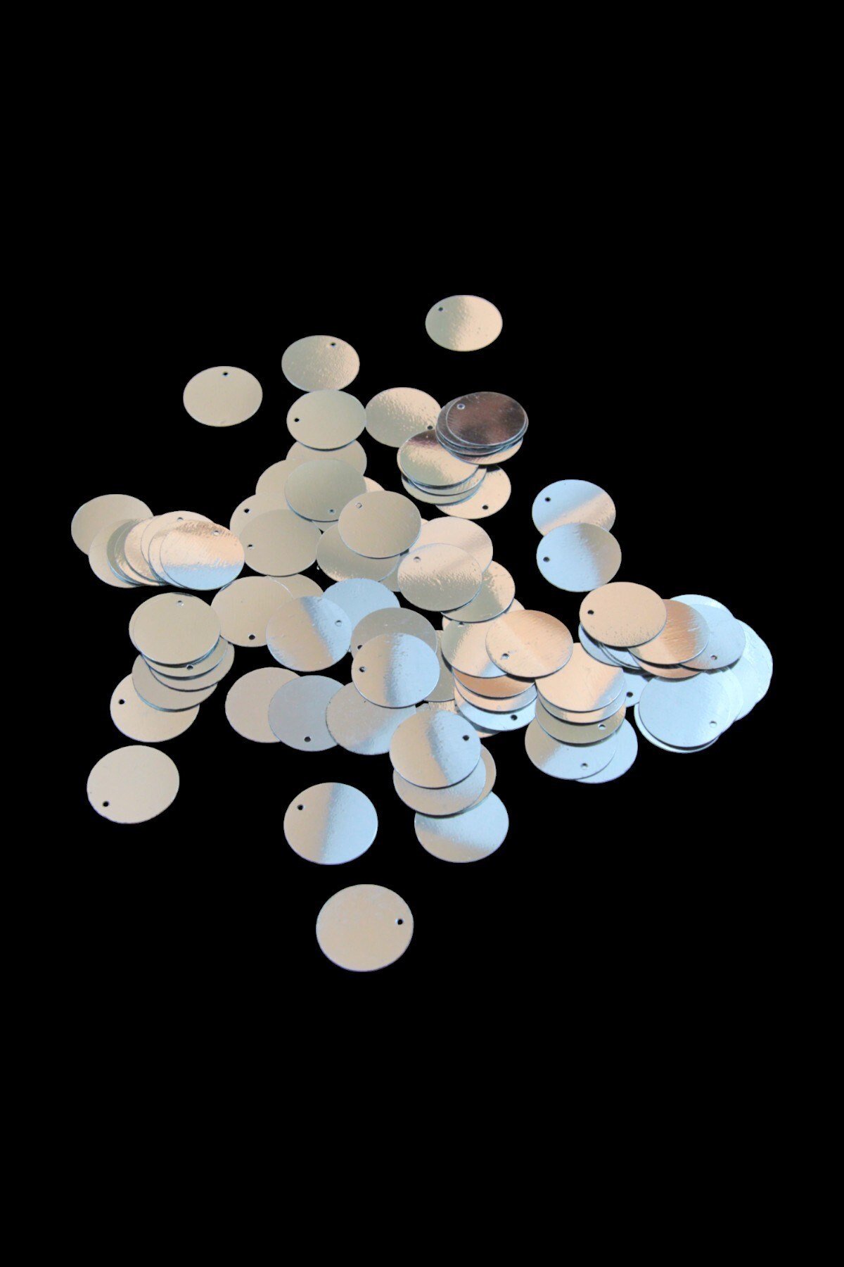 Gümüş 20 mm Yandan Delikli Plastik Pul Payet 30 Gr (Tülbent, Oya, Havlu Malzemesi)