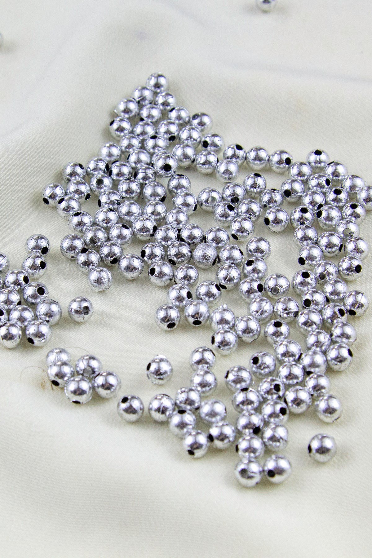 Gümüş İnci 6 mm Plastik İnci Boncuk Aksesuar Malzemesi (25 Gr)