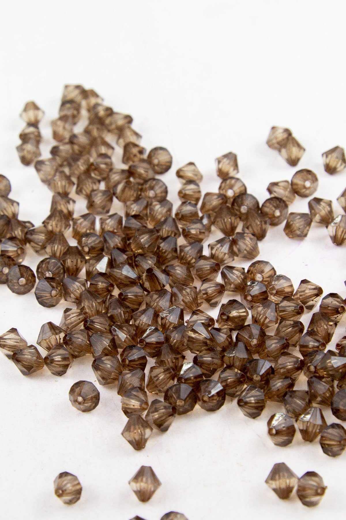 Kahve 8 mm Piramit Akrilik Boncuk Aksesuar (25 Gram)