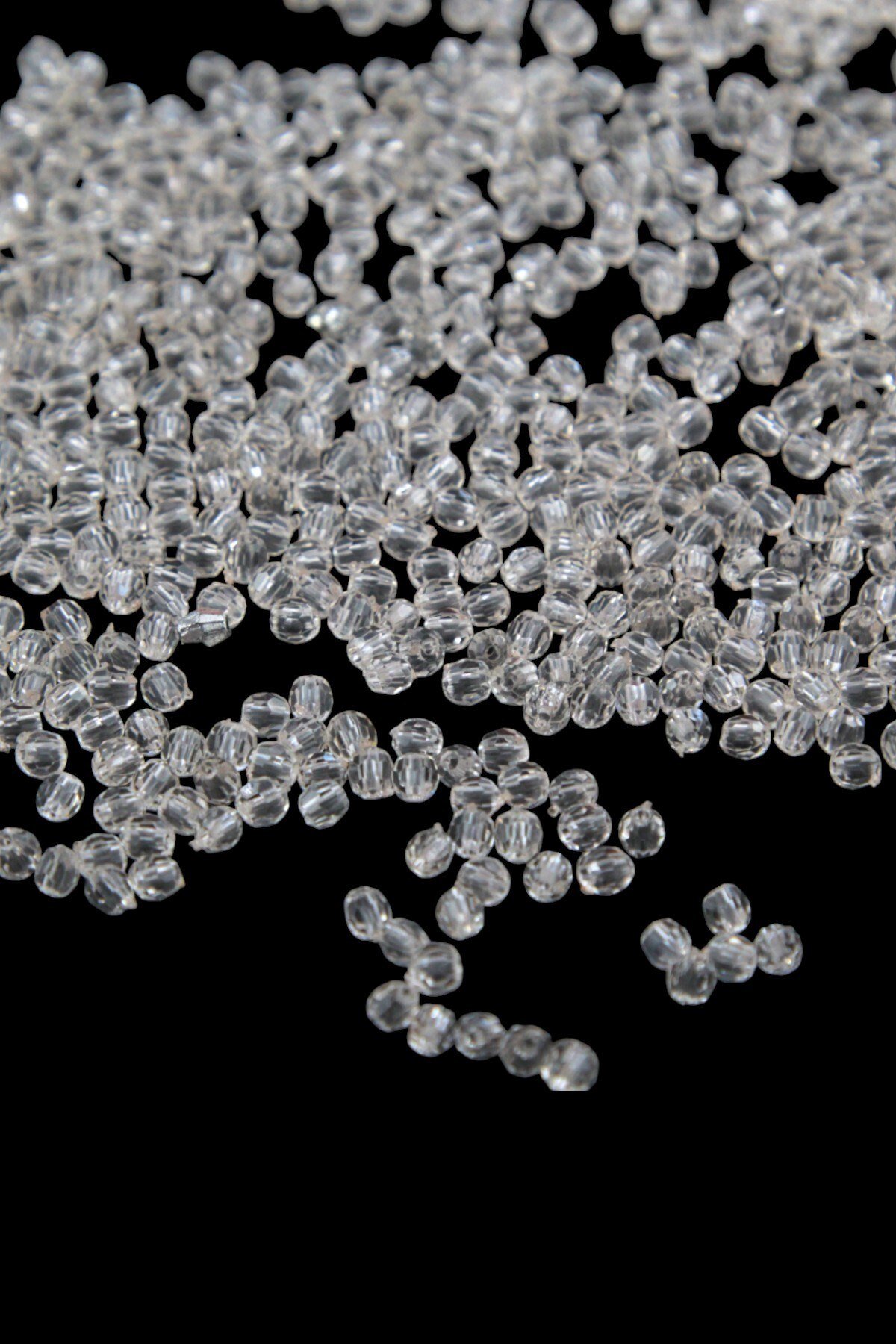 Krem Şeffaf 4 mm Dünya Akrilik Boncuk Aksesuar Takı Malzemesi (25 Gram)