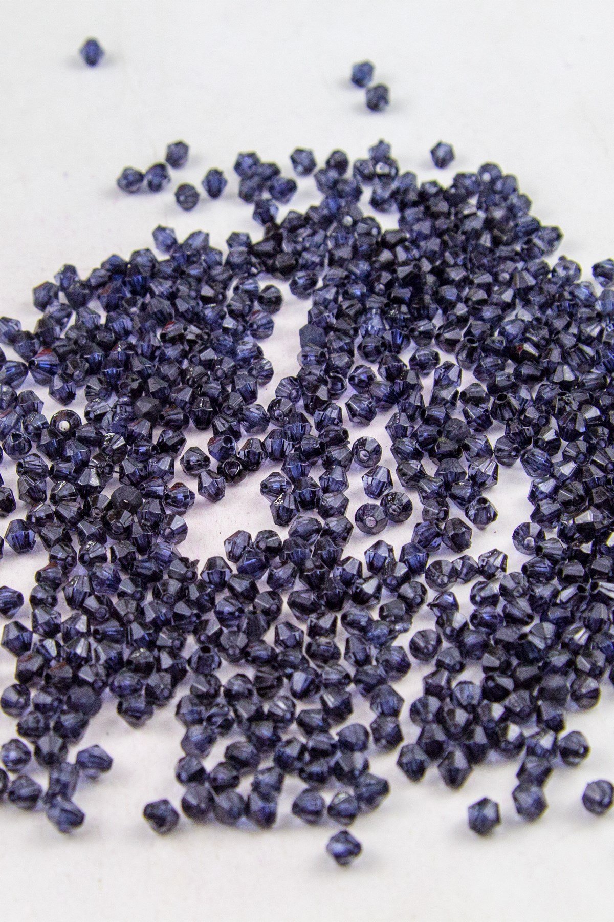 Lacivert Piramit 5 mm Akrilik Boncuk Aksesuar (25 Gram)