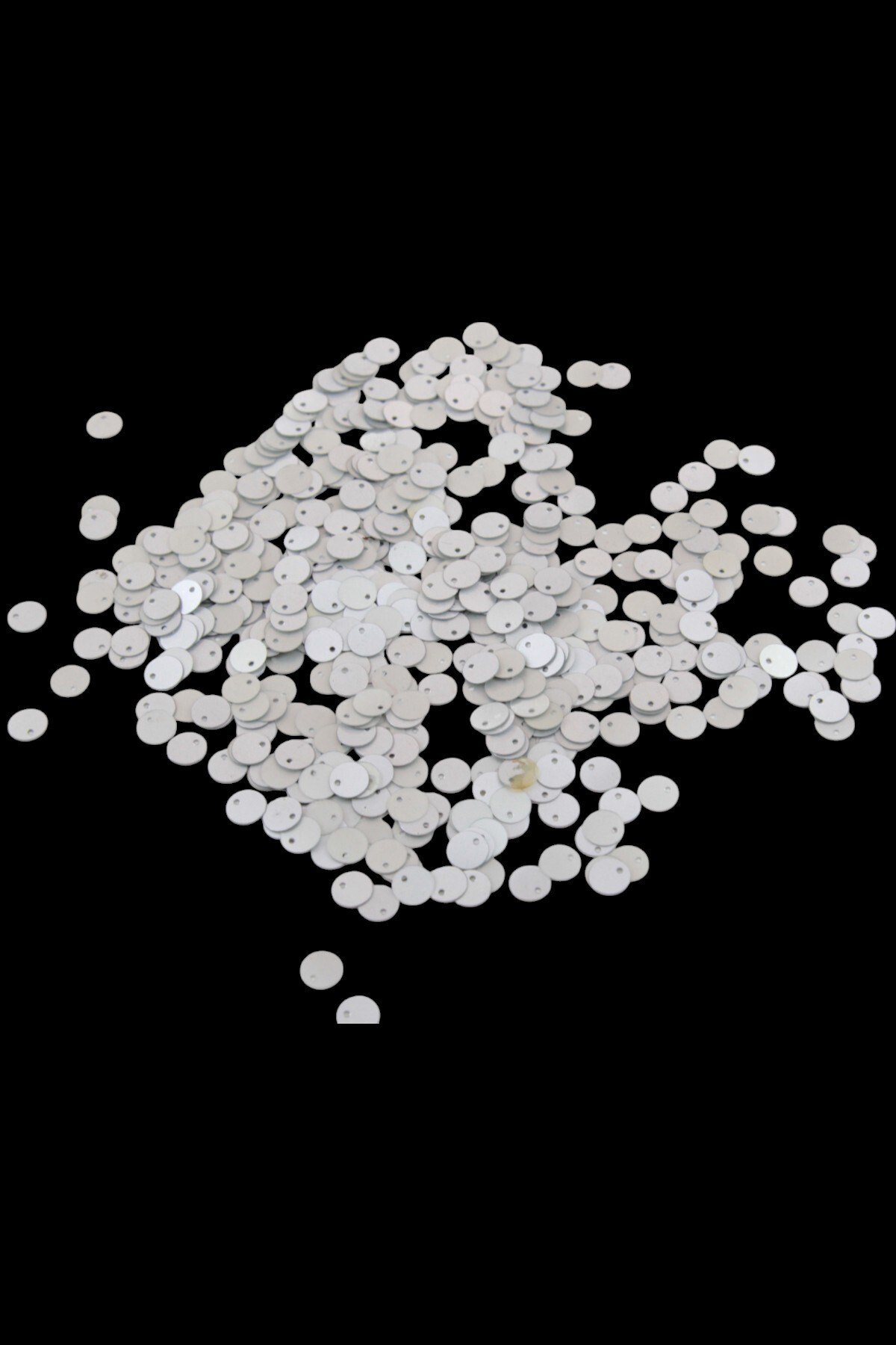 Mat Gümüş 8 mm Yandan Delikli Plastik Pul Payet 30 Gr (Tülbent, Oya, Havlu Malzemesi)