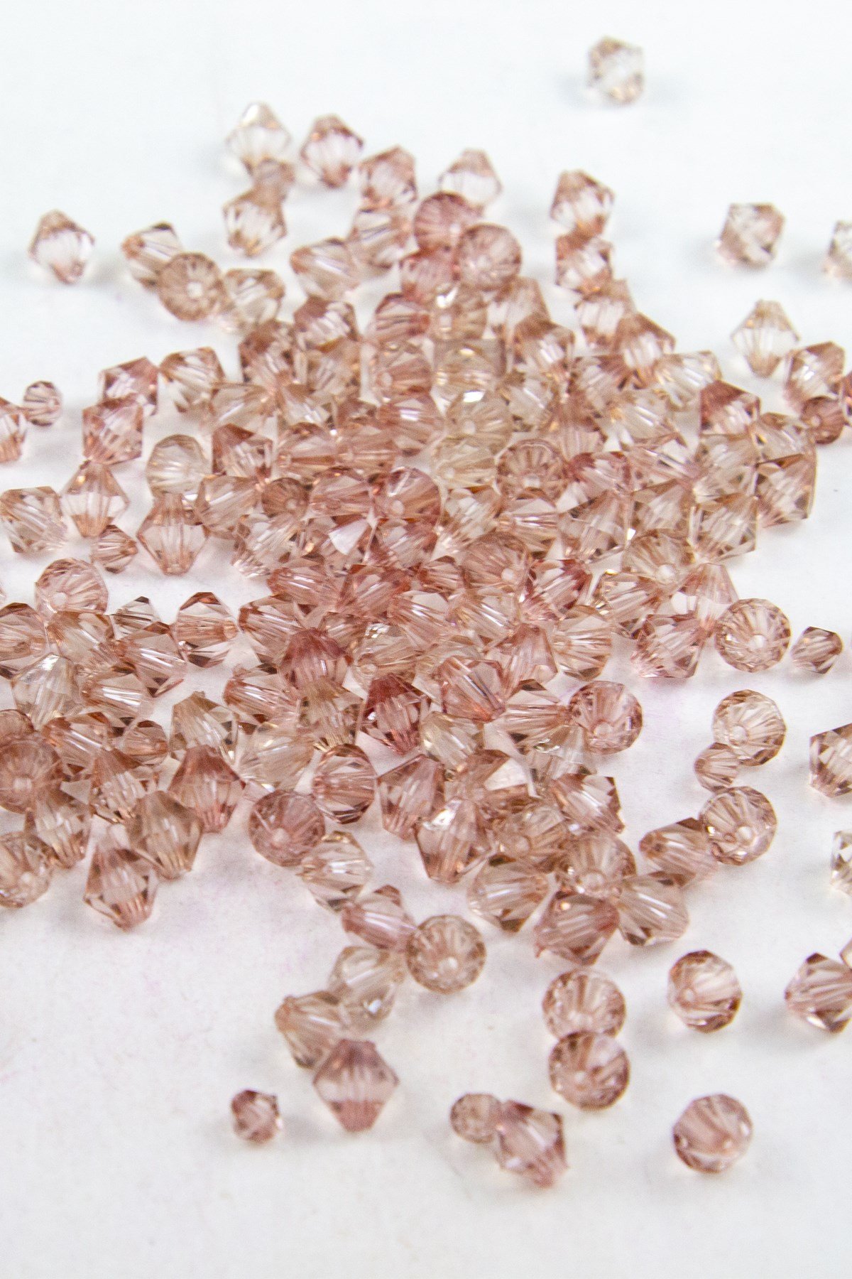 Şeffaf Pembe 8 mm Piramit Akrilik Boncuk Aksesuar (25 Gram)