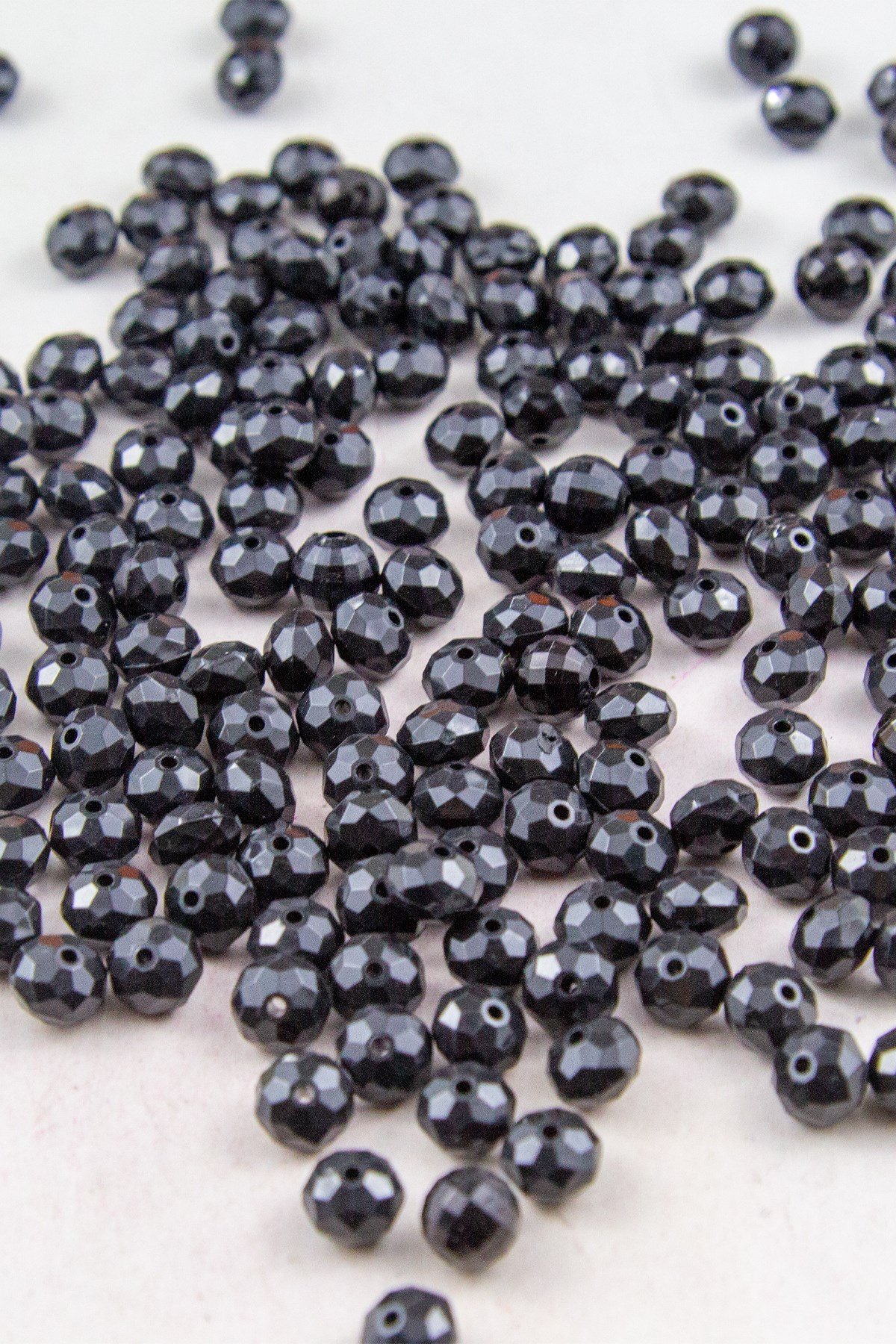 Siyah 8 mm Yatsı Boncuk Aksesuar Takı Malzemesi (25 Gram)